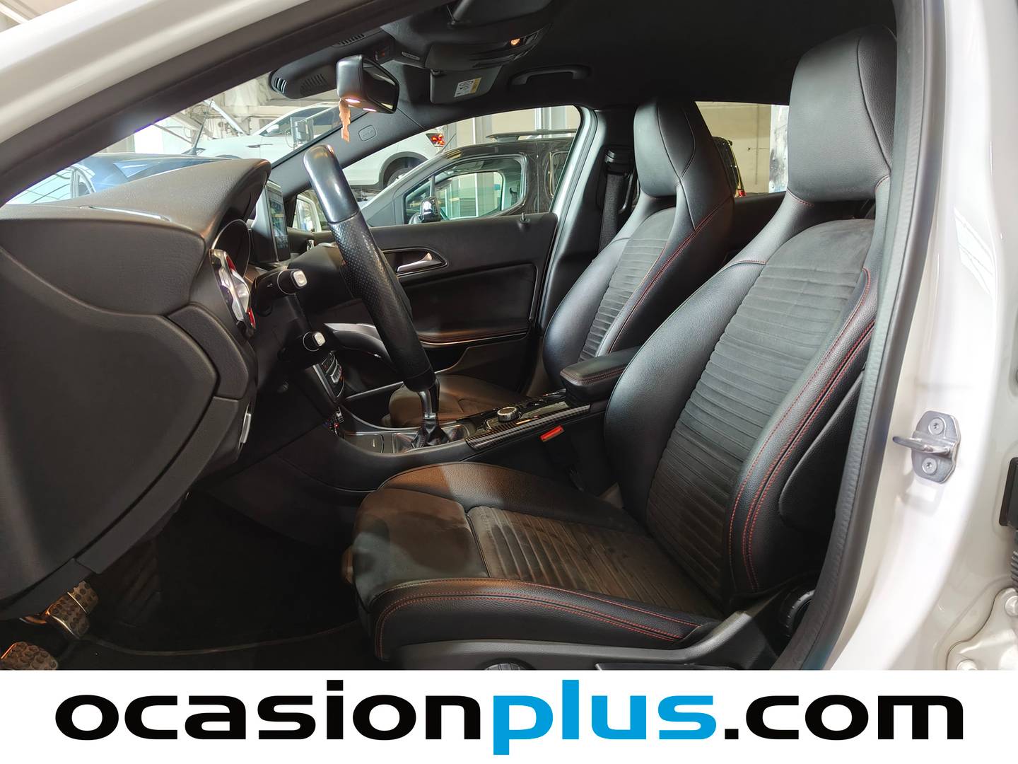 Foto asientos delanteros Mercedes GLA Mercedes GLA 200 (156 CV)
