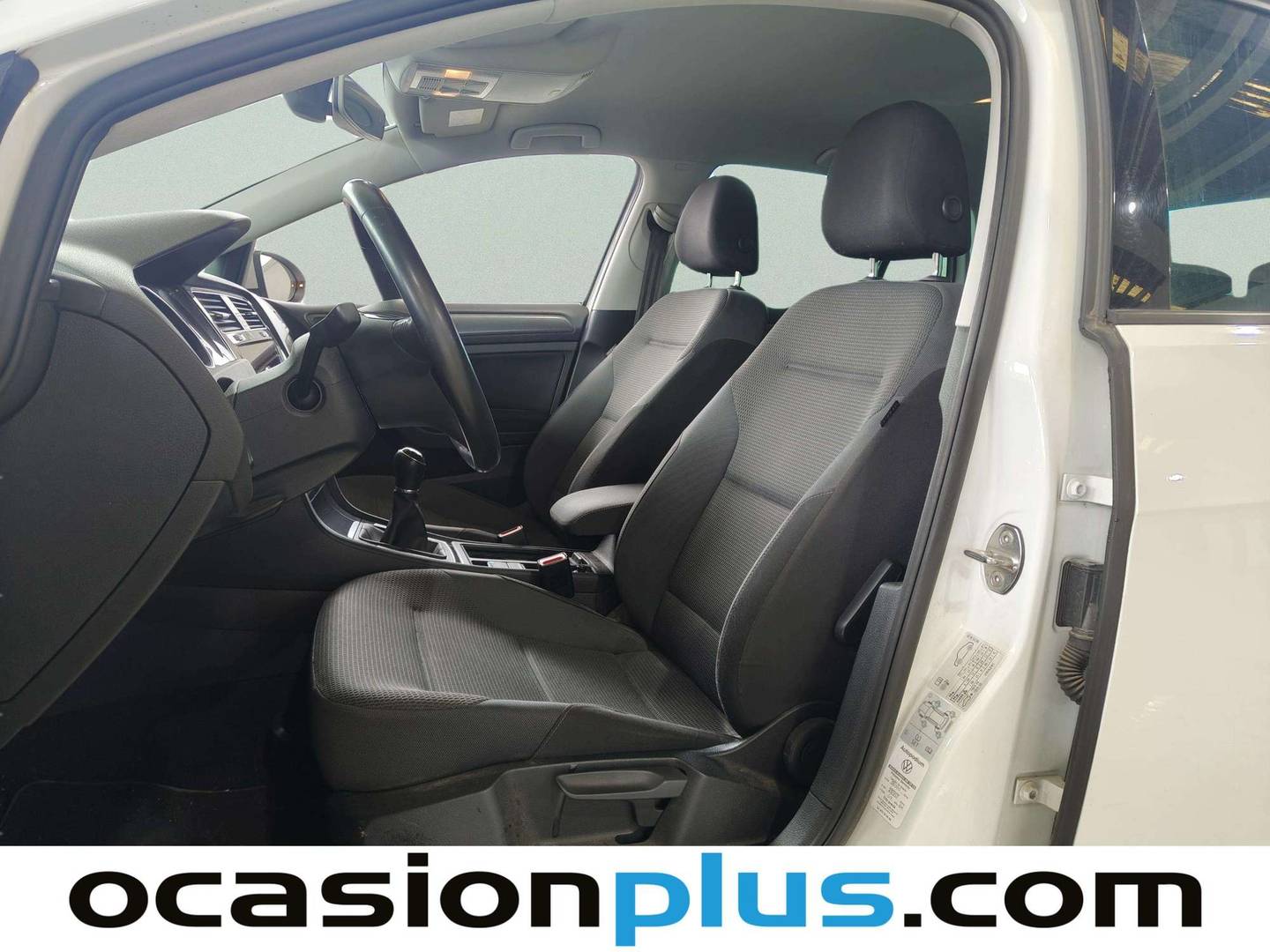 Foto asientos delanteros Volkswagen Golf Volkswagen Golf Advance 1.5 TSI Evo (150 CV)