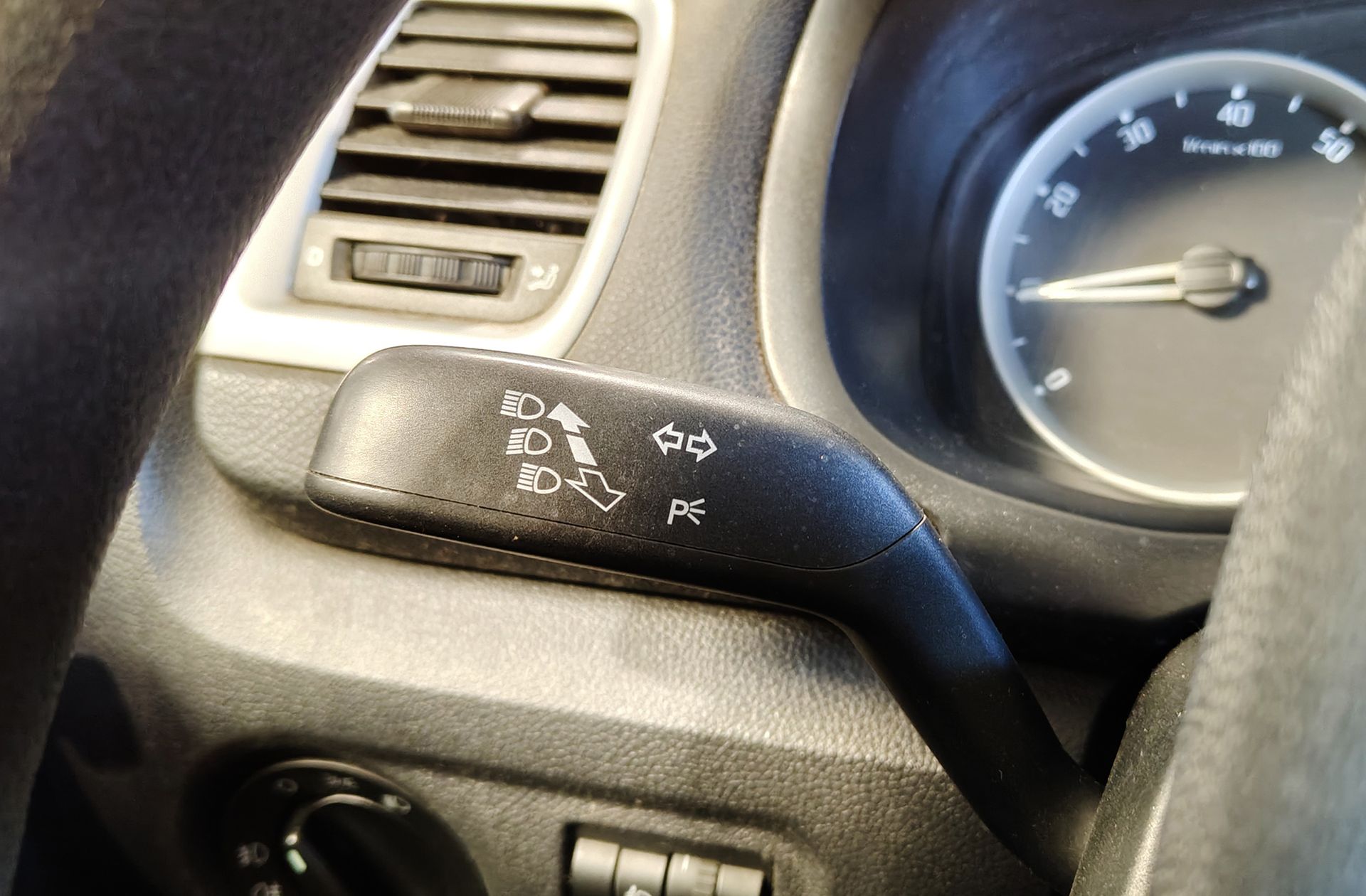Škoda Fabia 1.2 Young - foto 19
