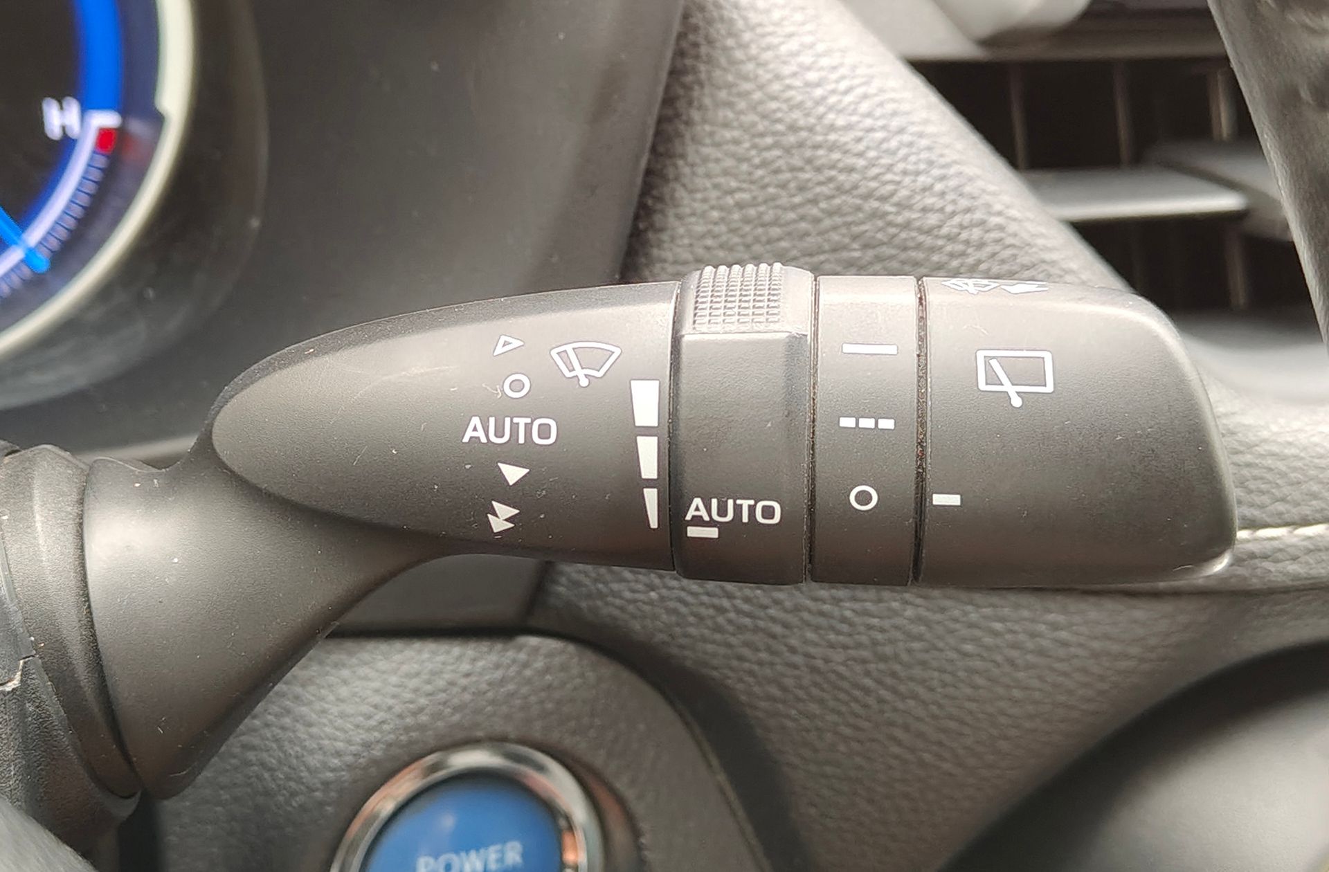 Toyota RAV4 2.5l hybrid Advance - foto 32