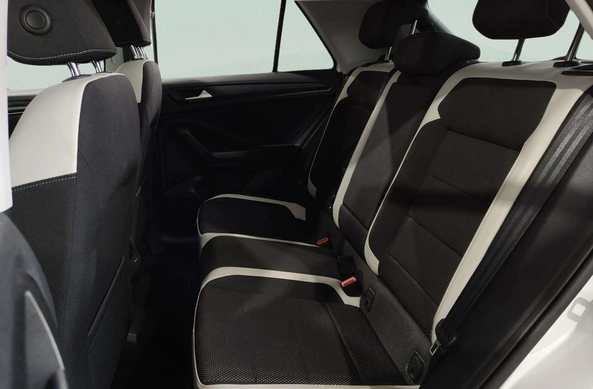 Volkswagen T-Roc Sport 1.5 TSI - foto 11