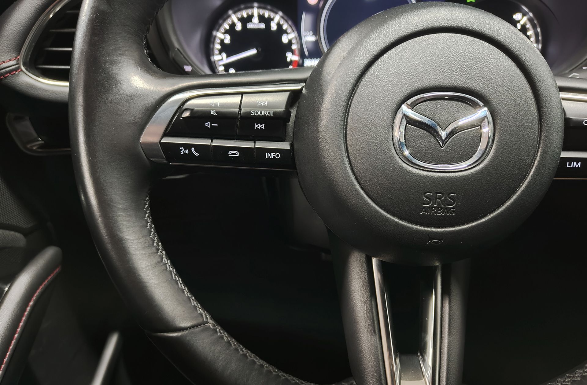 Mazda Mazda3 2.0 e-SKYACTIV-G Homura - foto 27
