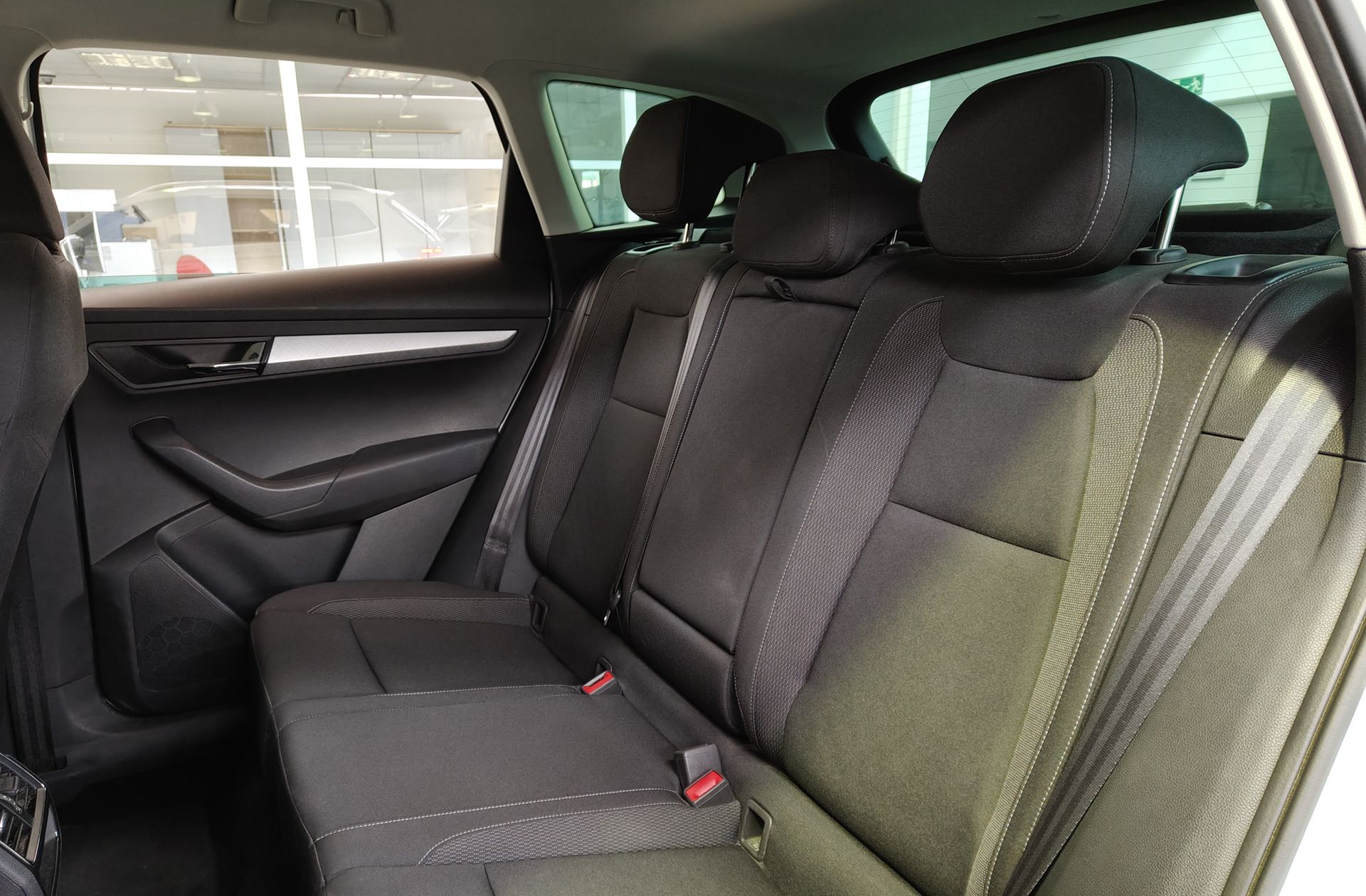 Škoda Karoq 2.0 TDI Selection - foto 10