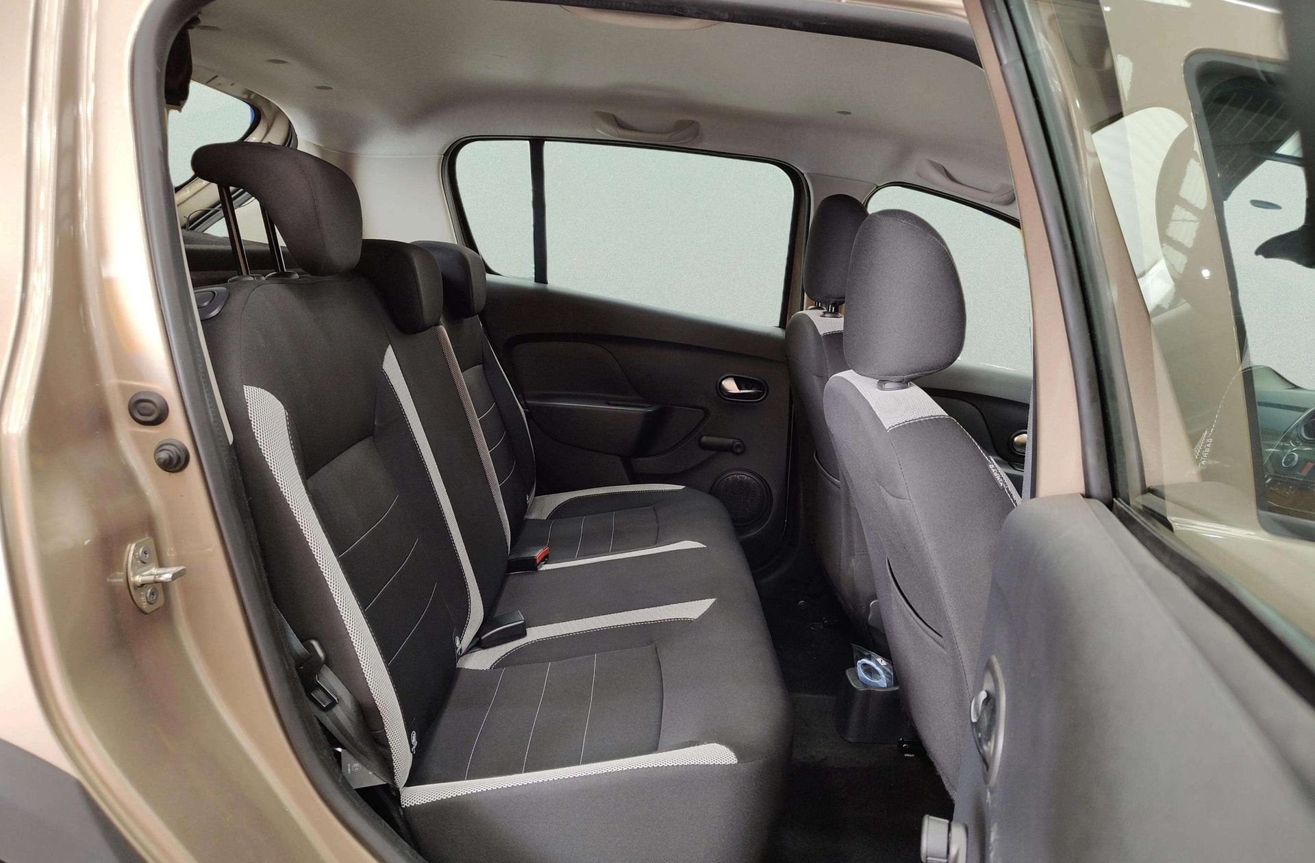 Dacia Sandero Stepway Essential TCe - foto 13