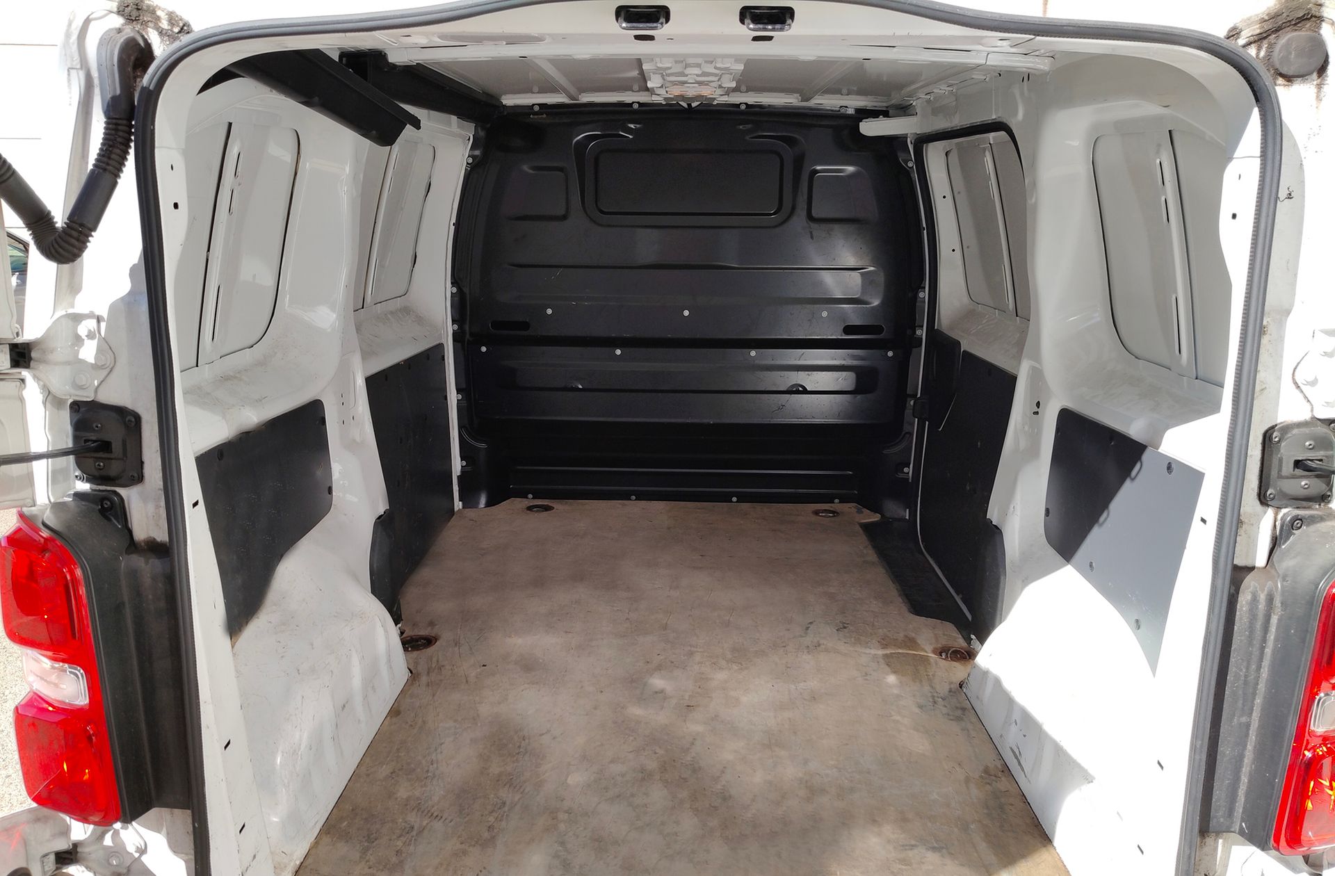 Peugeot Expert Furgon BlueHDi 120 Pro Standard - foto 11