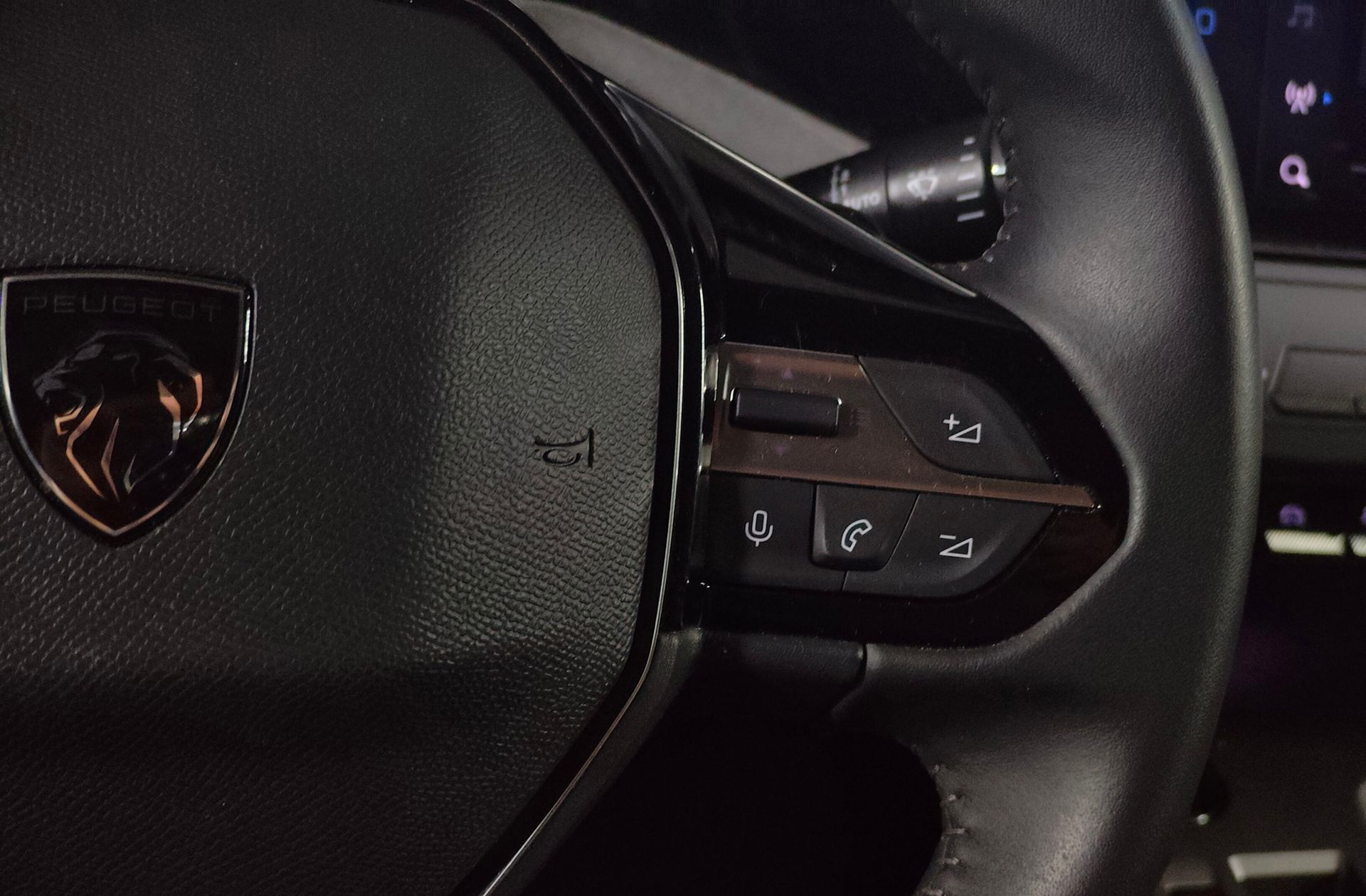 Peugeot 408 Allure Hybrid eDCS6 - foto 28