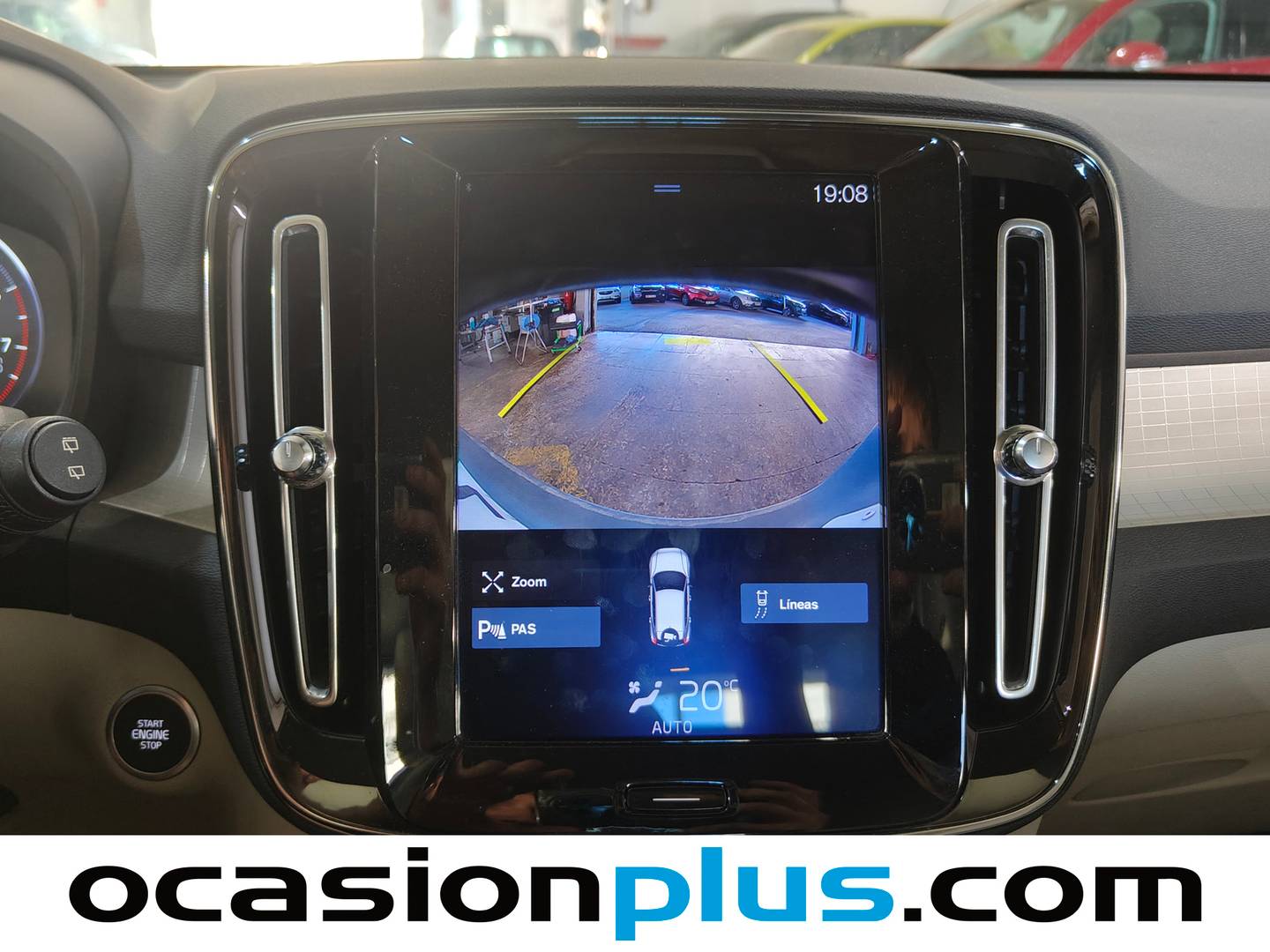 Equipamiento del Volvo XC40 Volvo XC40 T3 Momentum (156 CV)