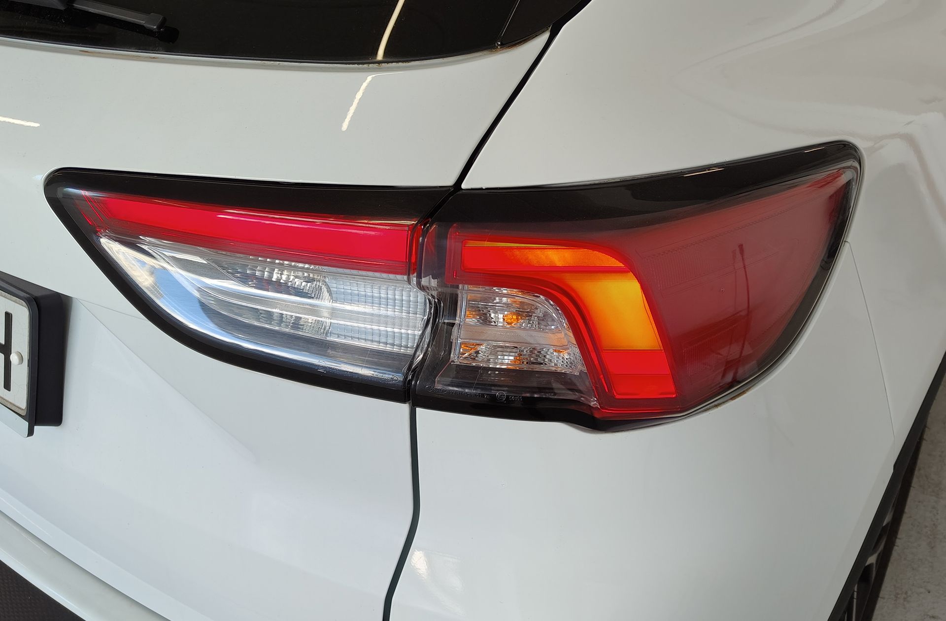 Ford Kuga 2.0 EcoBlue Titanium 4x4 - foto 19