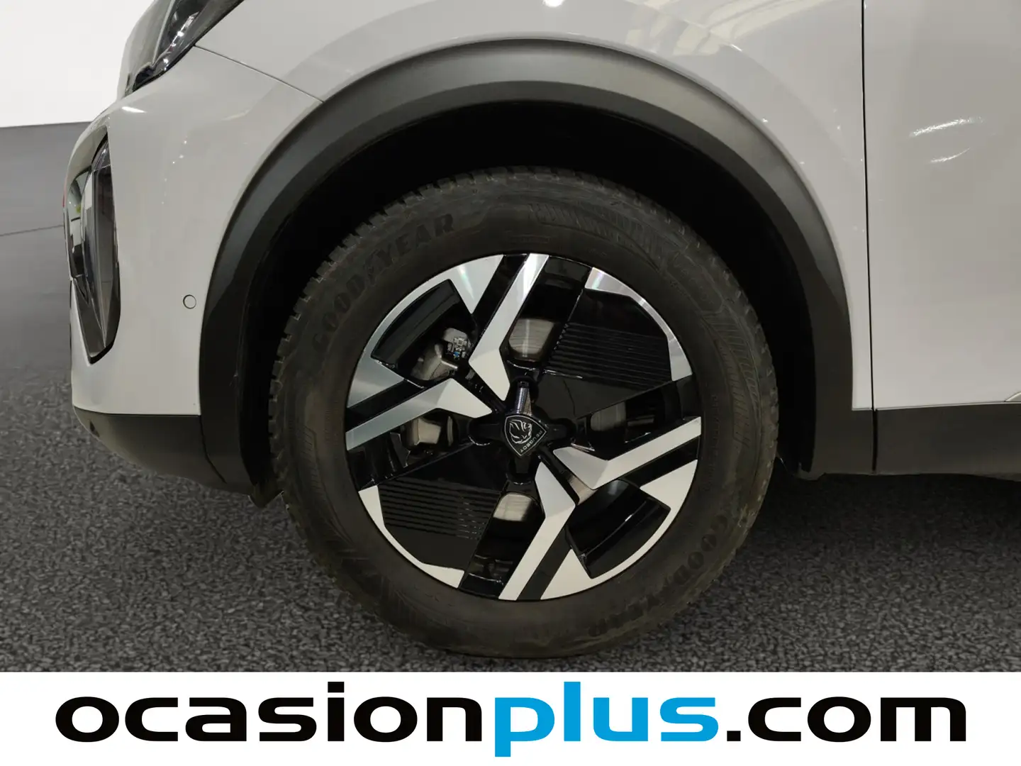 Foto Peugeot 2008 Peugeot 2008 Allure Hybrid eDCS6 (136 CV)