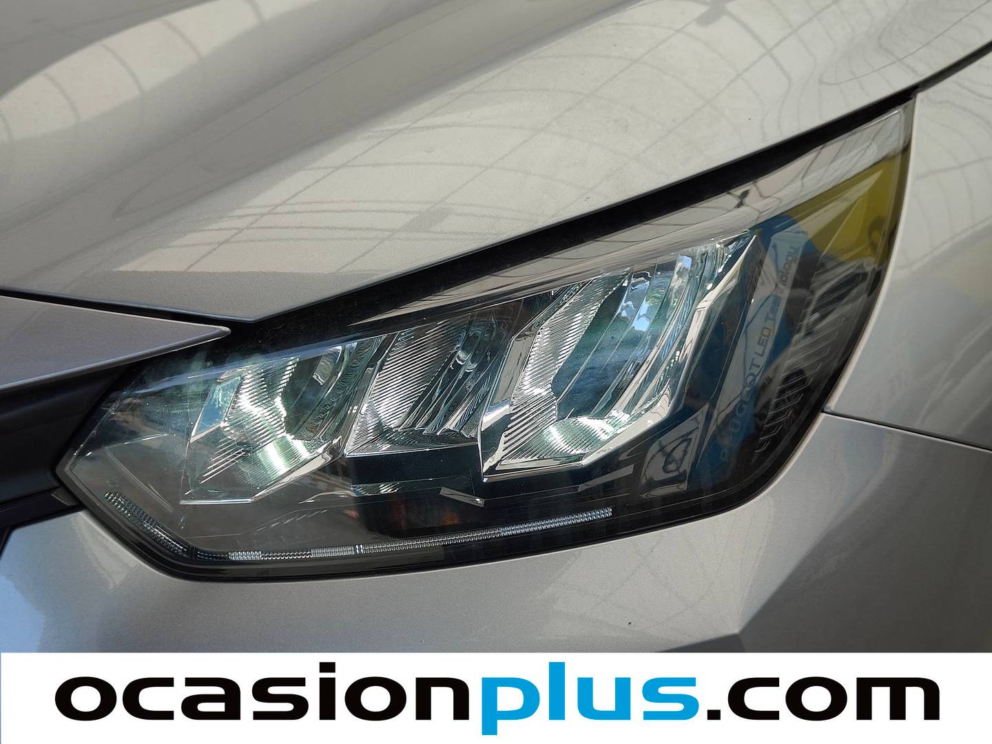 Peugeot 208 Peugeot 208 Style Hybrid 110 eDCS6 (110 CV) seminuevo