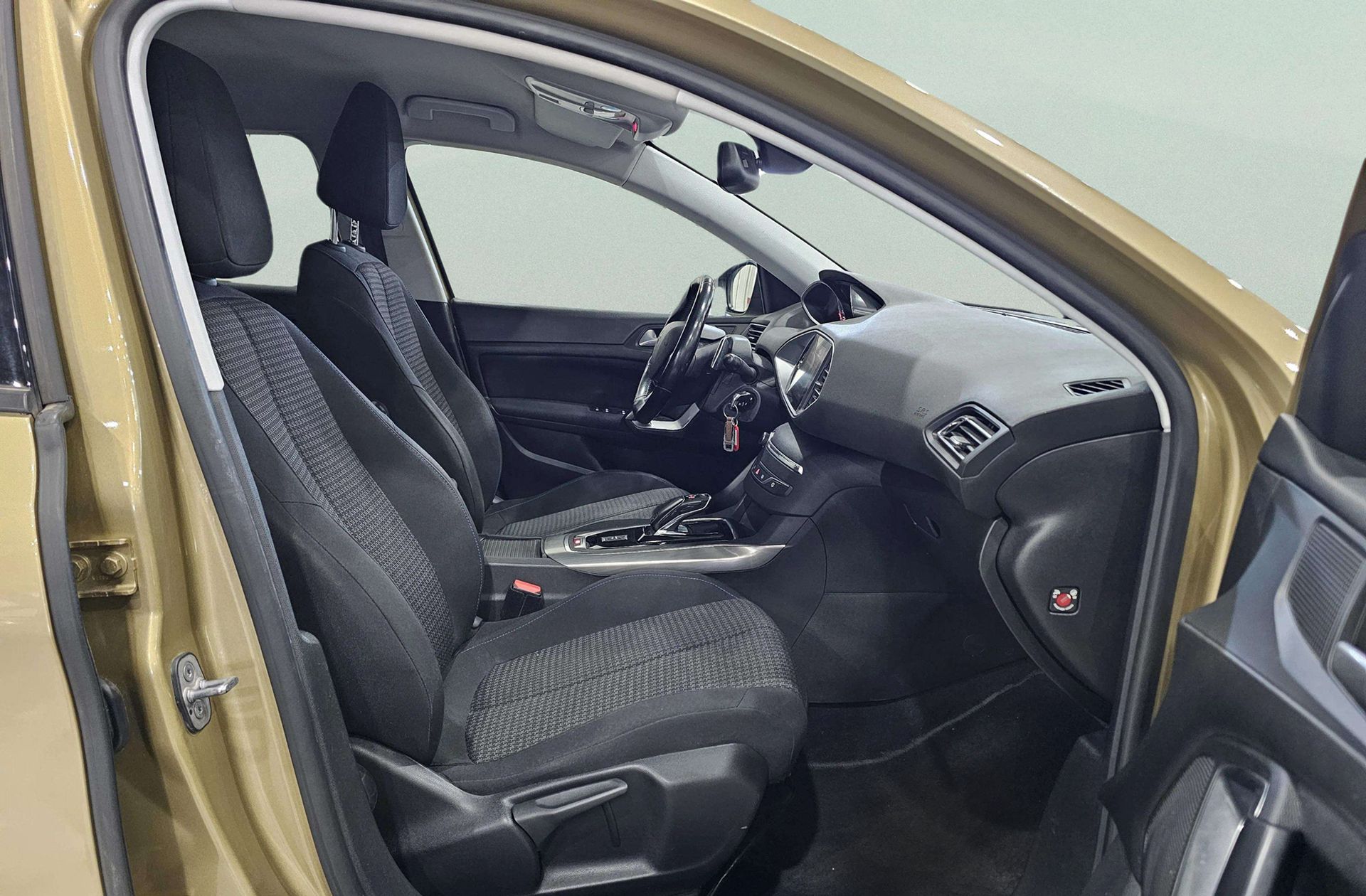 Peugeot 308 BlueHDi 130 Style EAT8 - foto 18