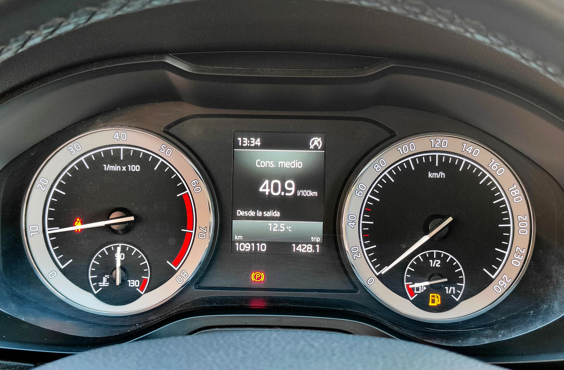 Škoda Karoq 1.0 TSI Ambition - foto 22