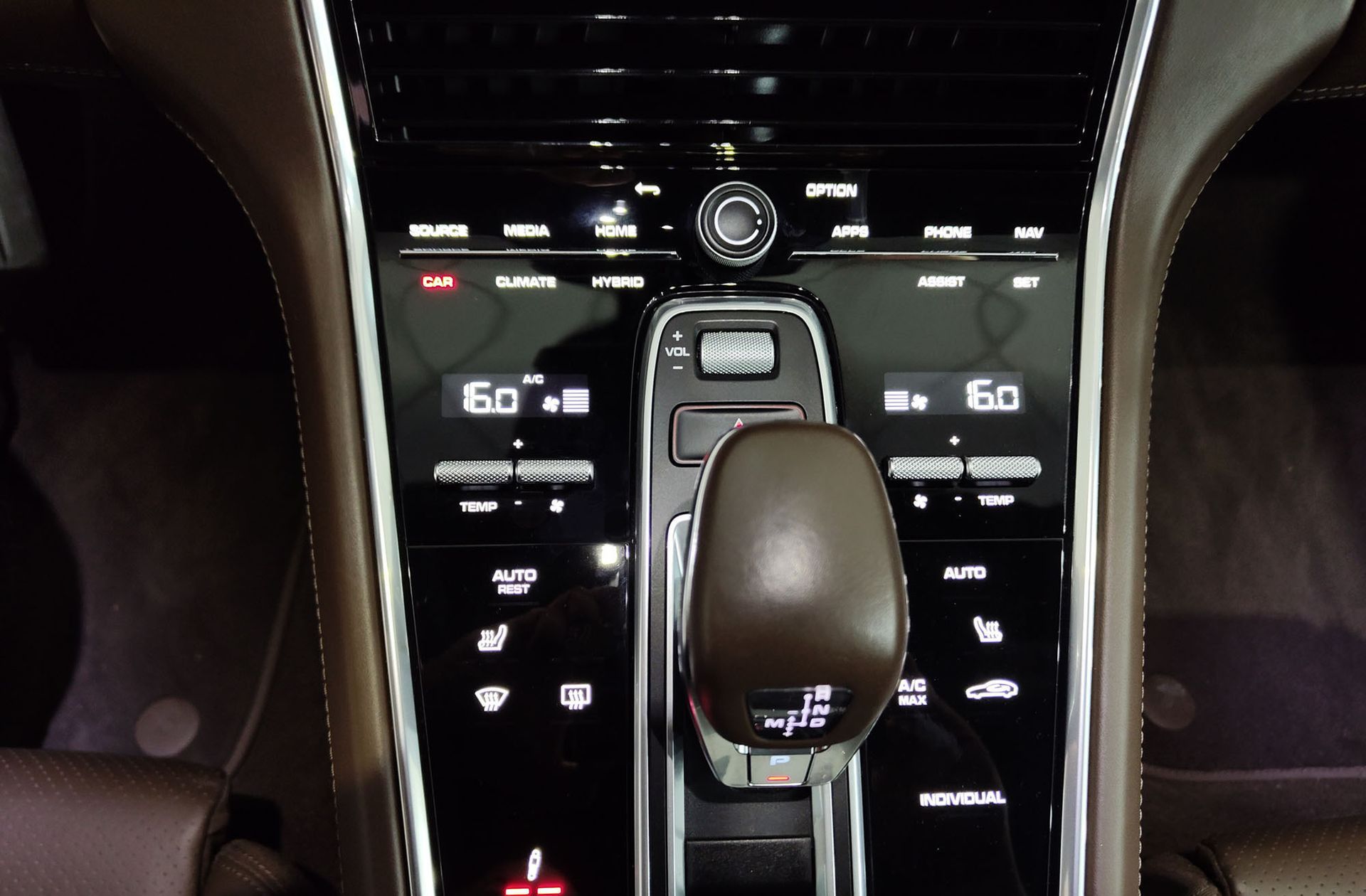 Porsche Panamera 4S E-Hybrid - foto 43