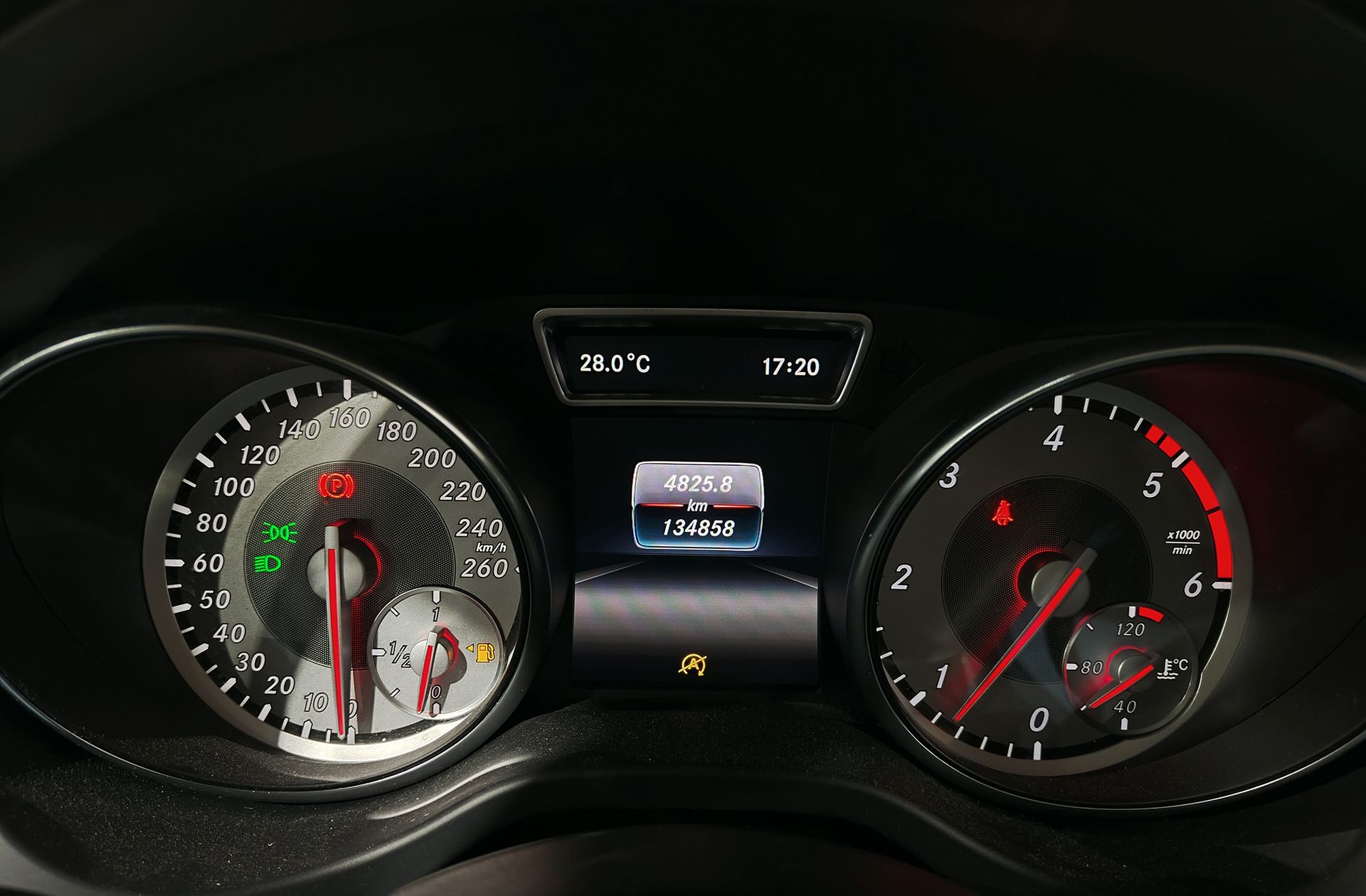 Mercedes-Benz CLA 200 d - foto 21