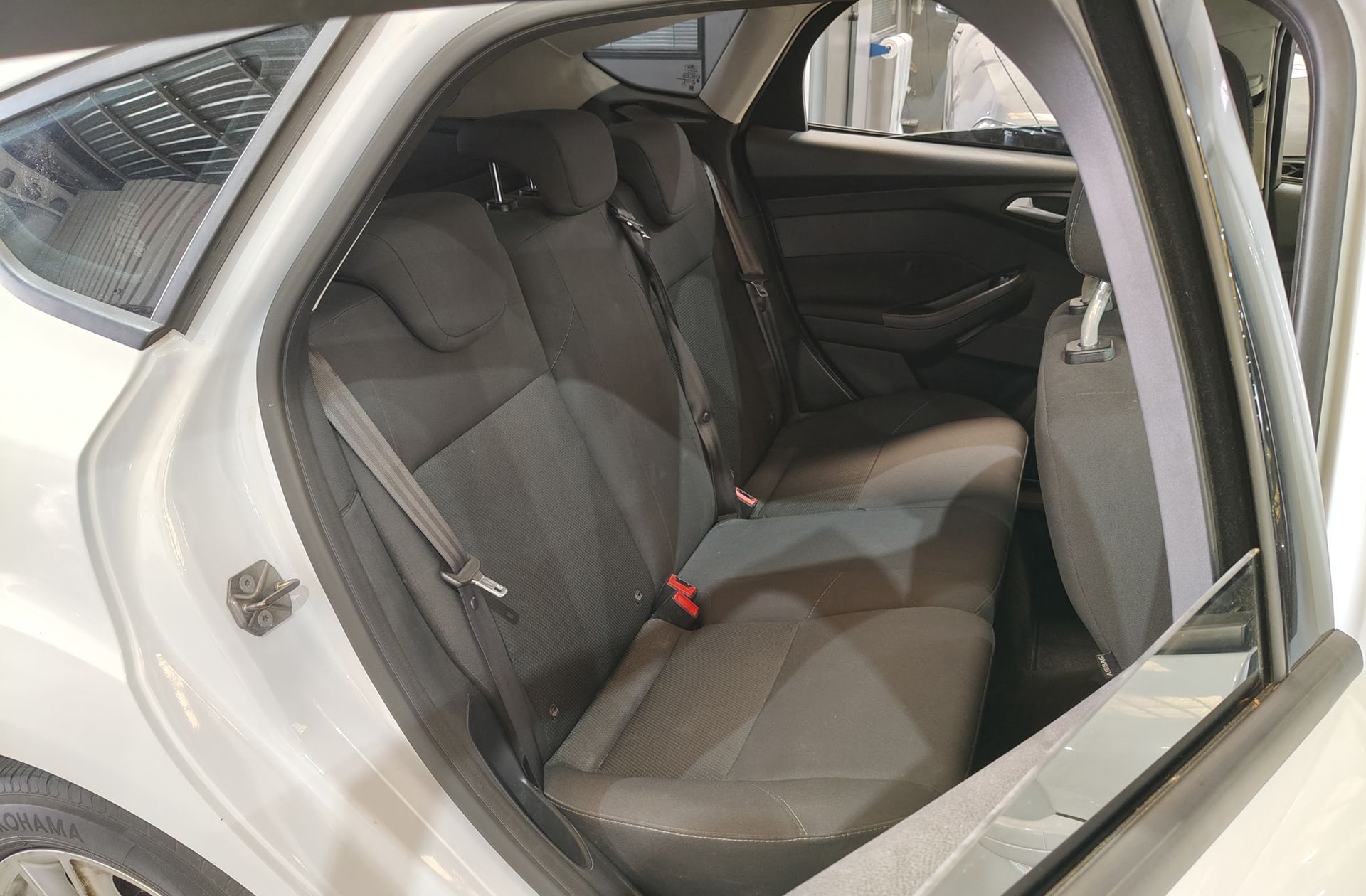 Ford Focus 1.0 EcoBoost Business - foto 16