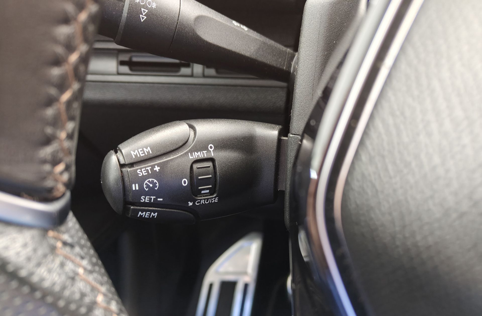Peugeot 3008 BlueHDi 130 GT Line - foto 34