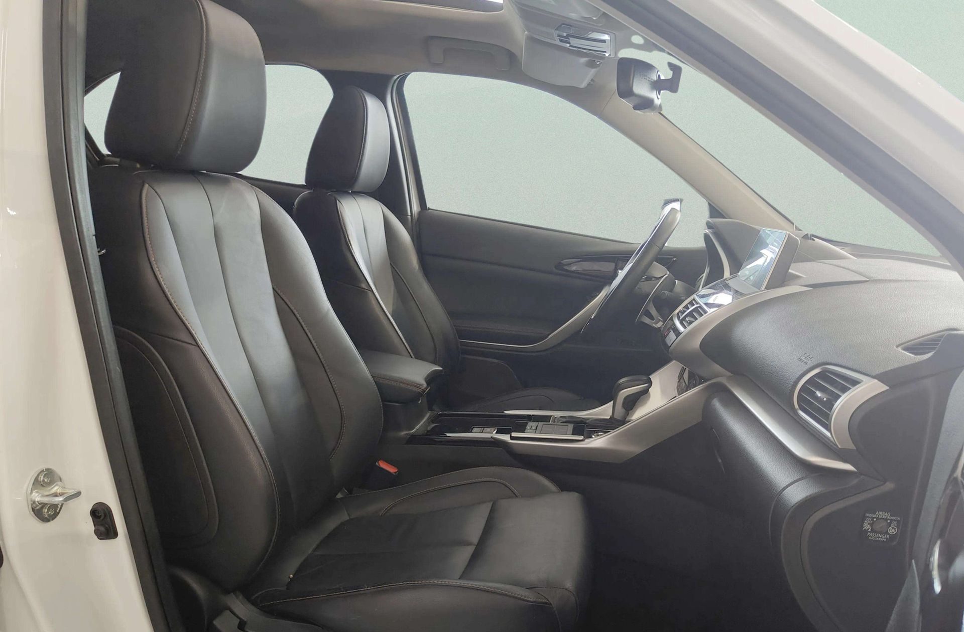 Mitsubishi Eclipse Cross 150T Kaiteki 4WD CVT - foto 17