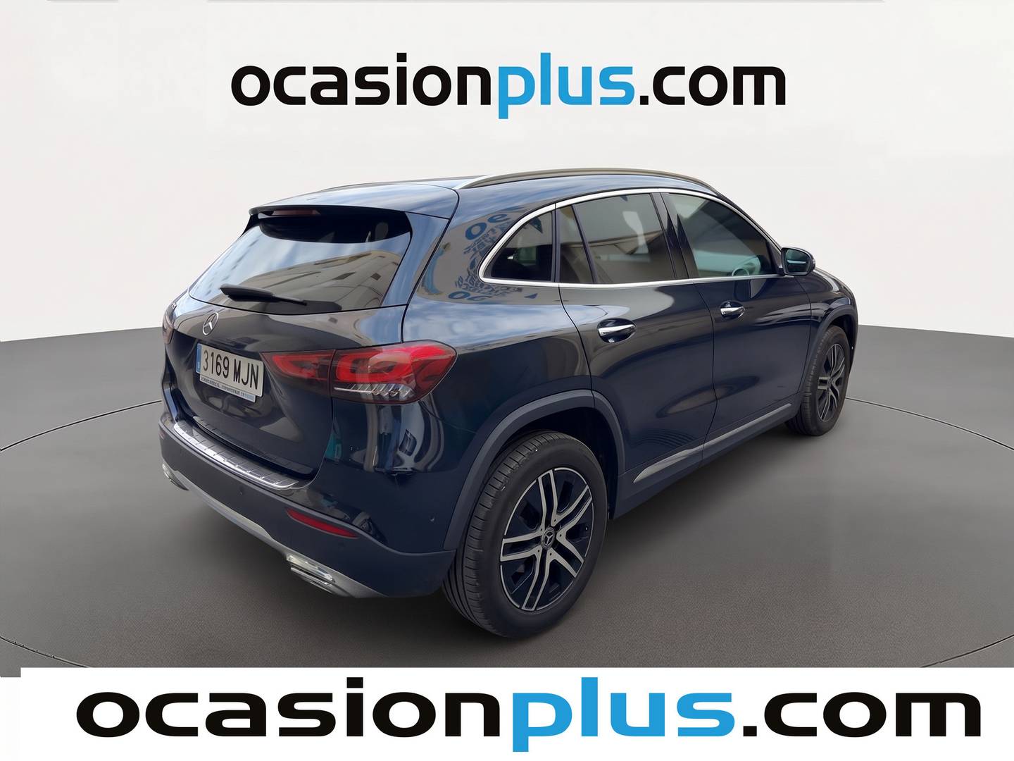 Foto trasera Mercedes GLA Mercedes GLA 180 (136 CV) derecha