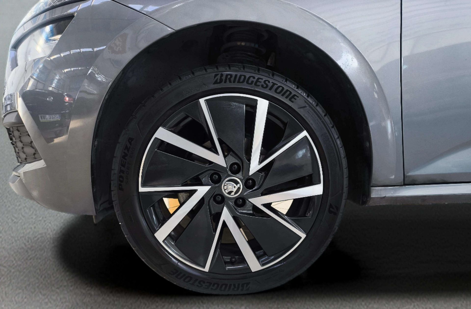 Škoda Kamiq 1.5 TSI Sport DSG - foto 38