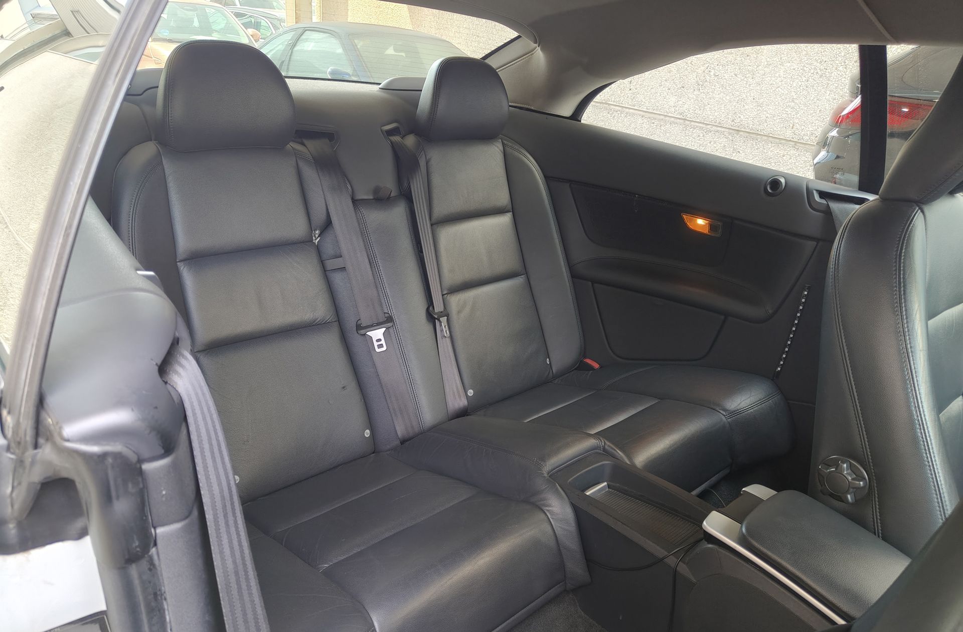 Volvo C70 2.0 D Momentum - foto 14