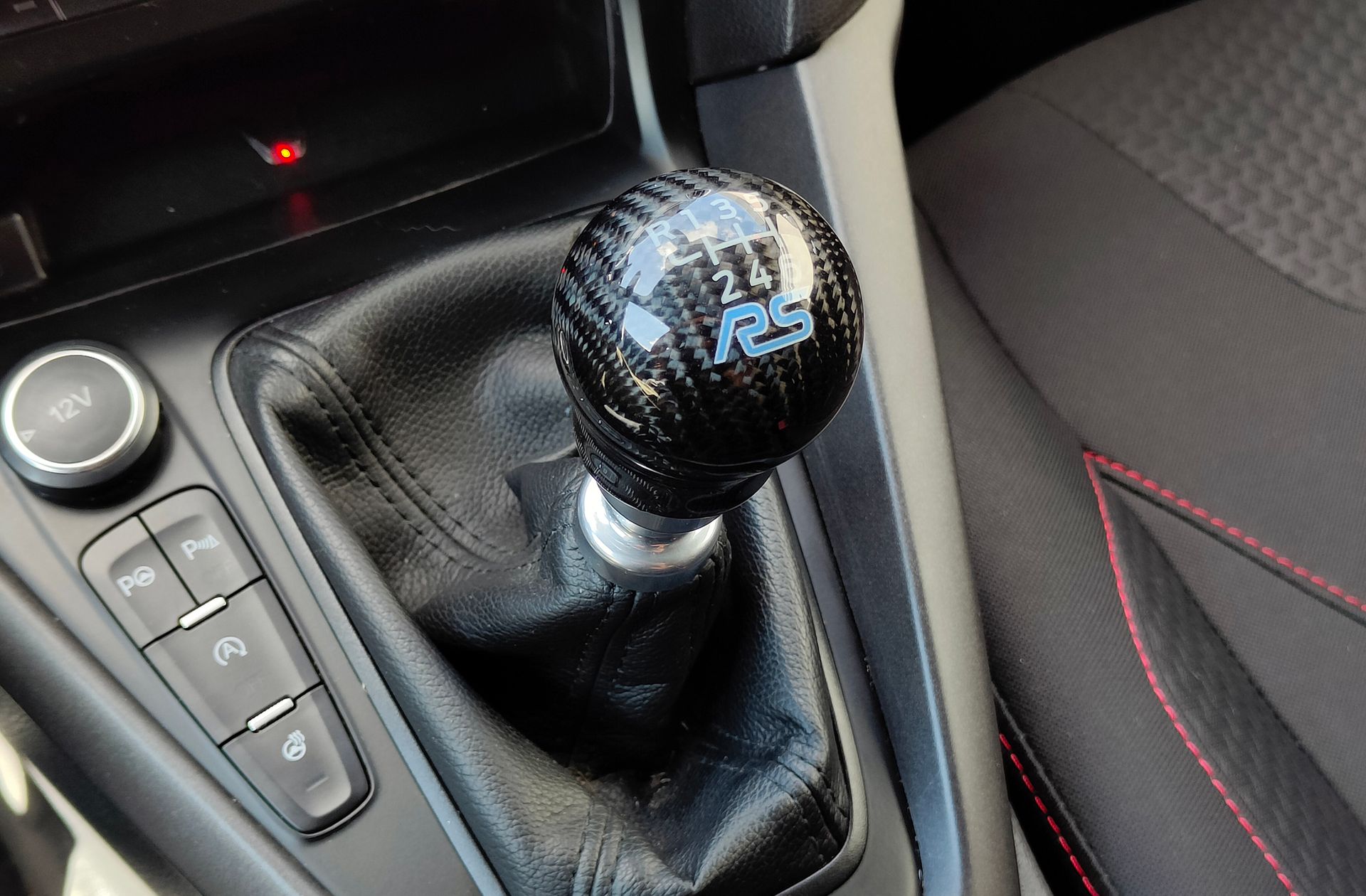 Ford Focus 1.5 EcoBoost ST-Line - foto 5