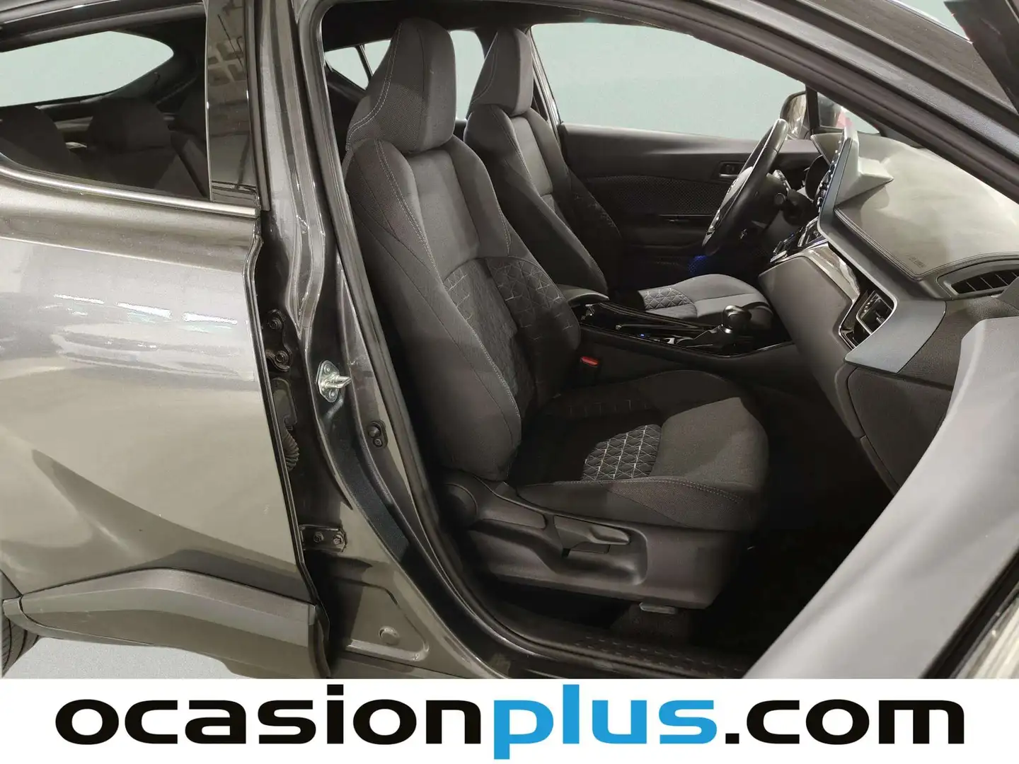 Foto Toyota C-HR Toyota C-HR 1.8 125H Advance (122 CV)