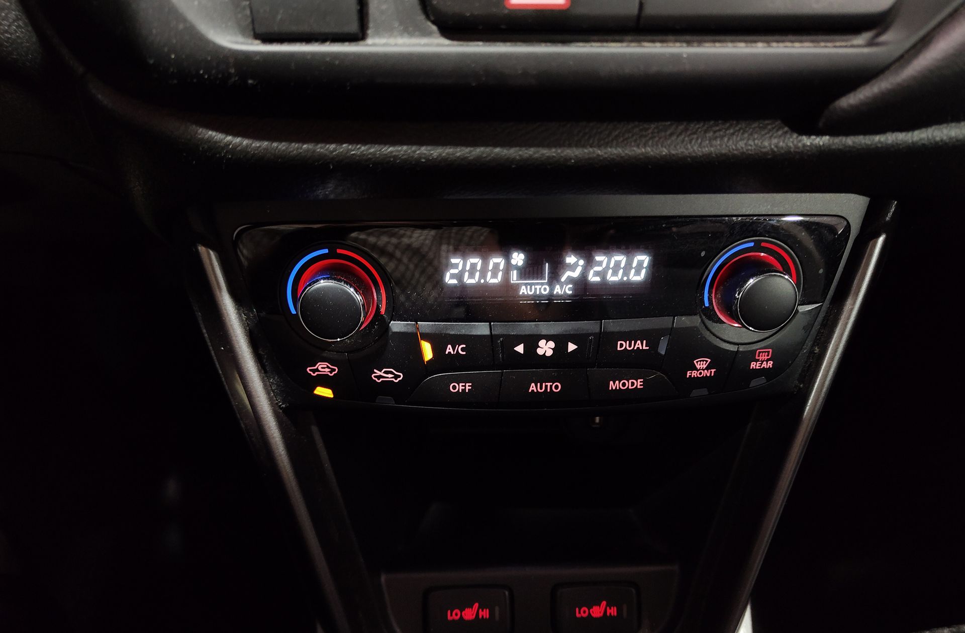 Suzuki S-Cross 1.4T Mild Hybrid S2 - foto 33