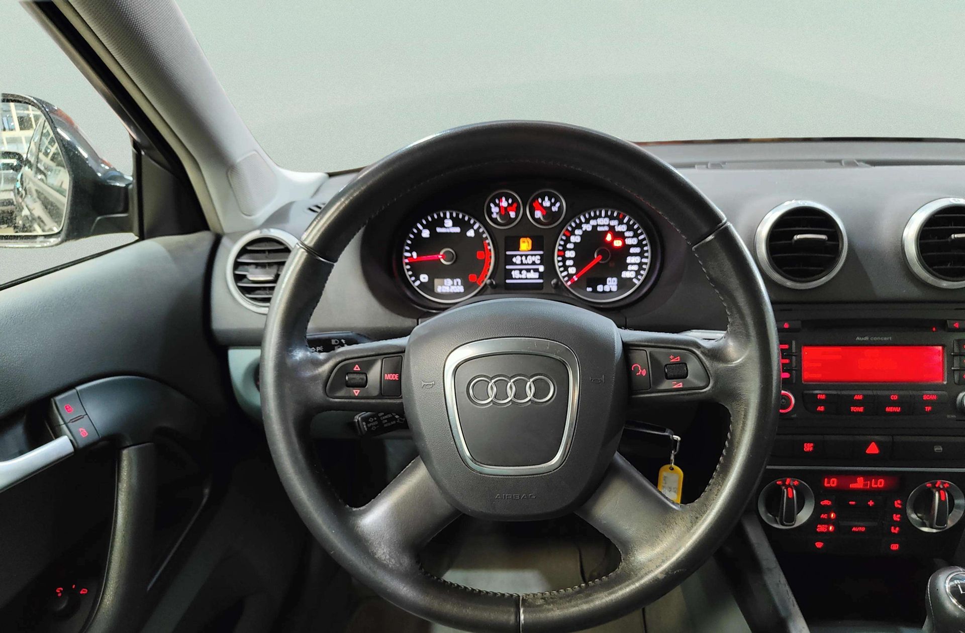 Audi A3 1.9 TDIe DPF Attraction - foto 17