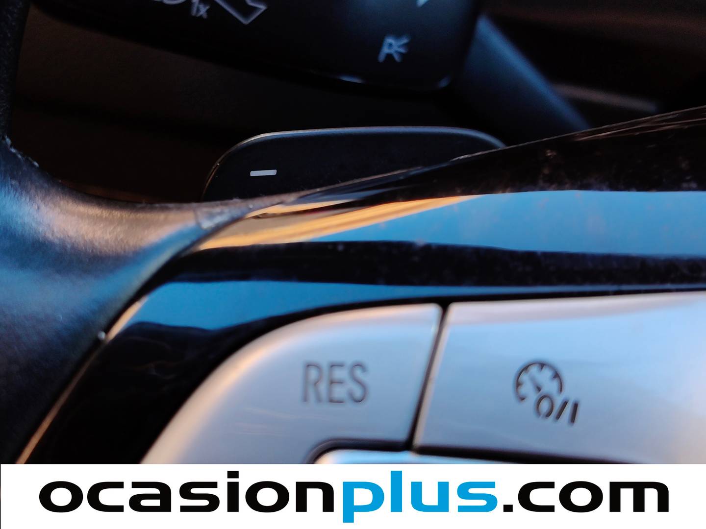 Foto Volkswagen Tiguan Volkswagen Tiguan Sport 2.0 TDI (150 CV) DSG Pack R-Line