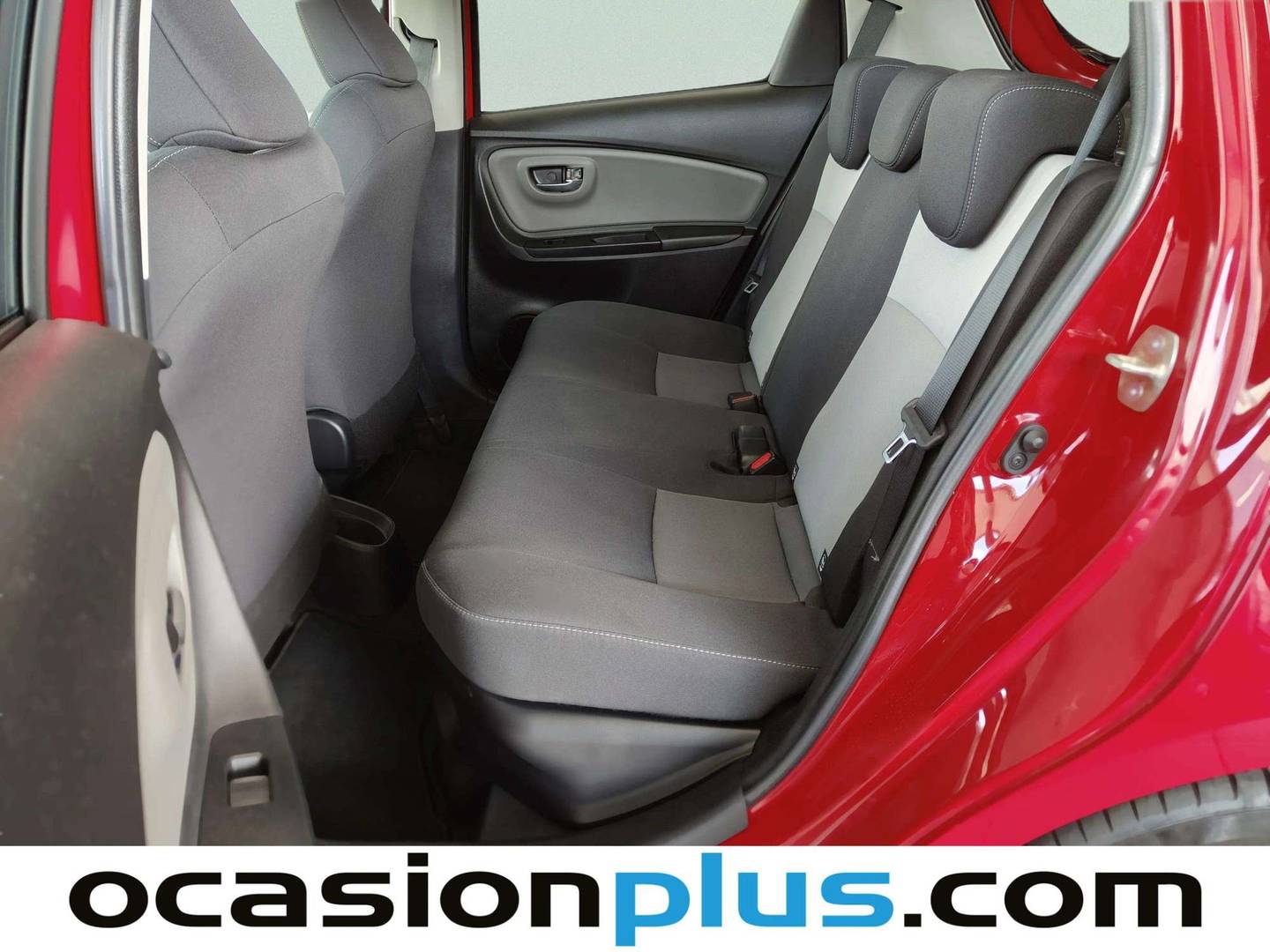 Foto asientos traseros Toyota Yaris Toyota Yaris 100H Feel (100 CV)
