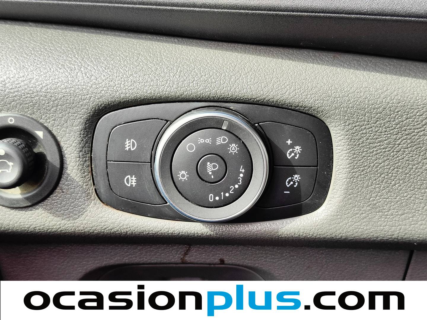 Extras y acabados del Ford Transit FORD Transit 350 L4H3 Van Trend RWD (130CV)