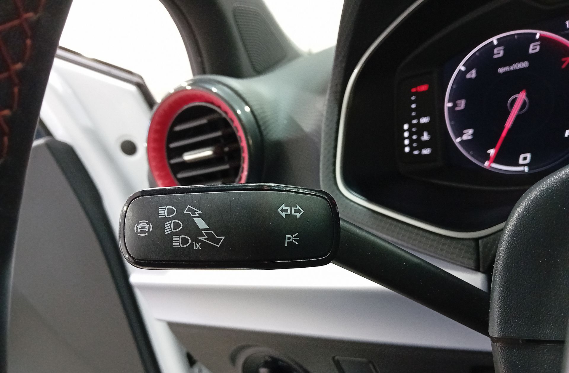 SEAT Arona 1.5 TSI FR XL DSG - foto 26
