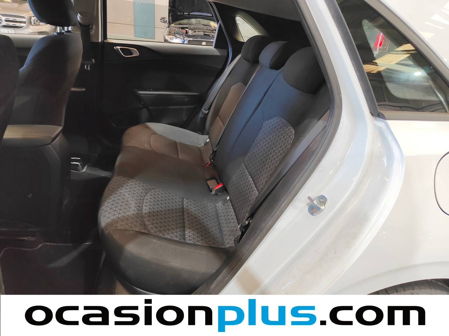 Foto asientos traseros KIA Ceed Kia Ceed 1.6 MHEV iMT Concept (136 CV)