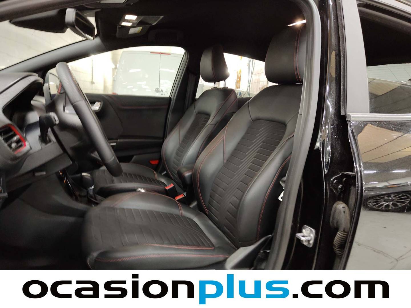 Foto Ford Puma Ford Puma 1.0 EcoBoost MHEV ST-Line X Auto  (155 CV)