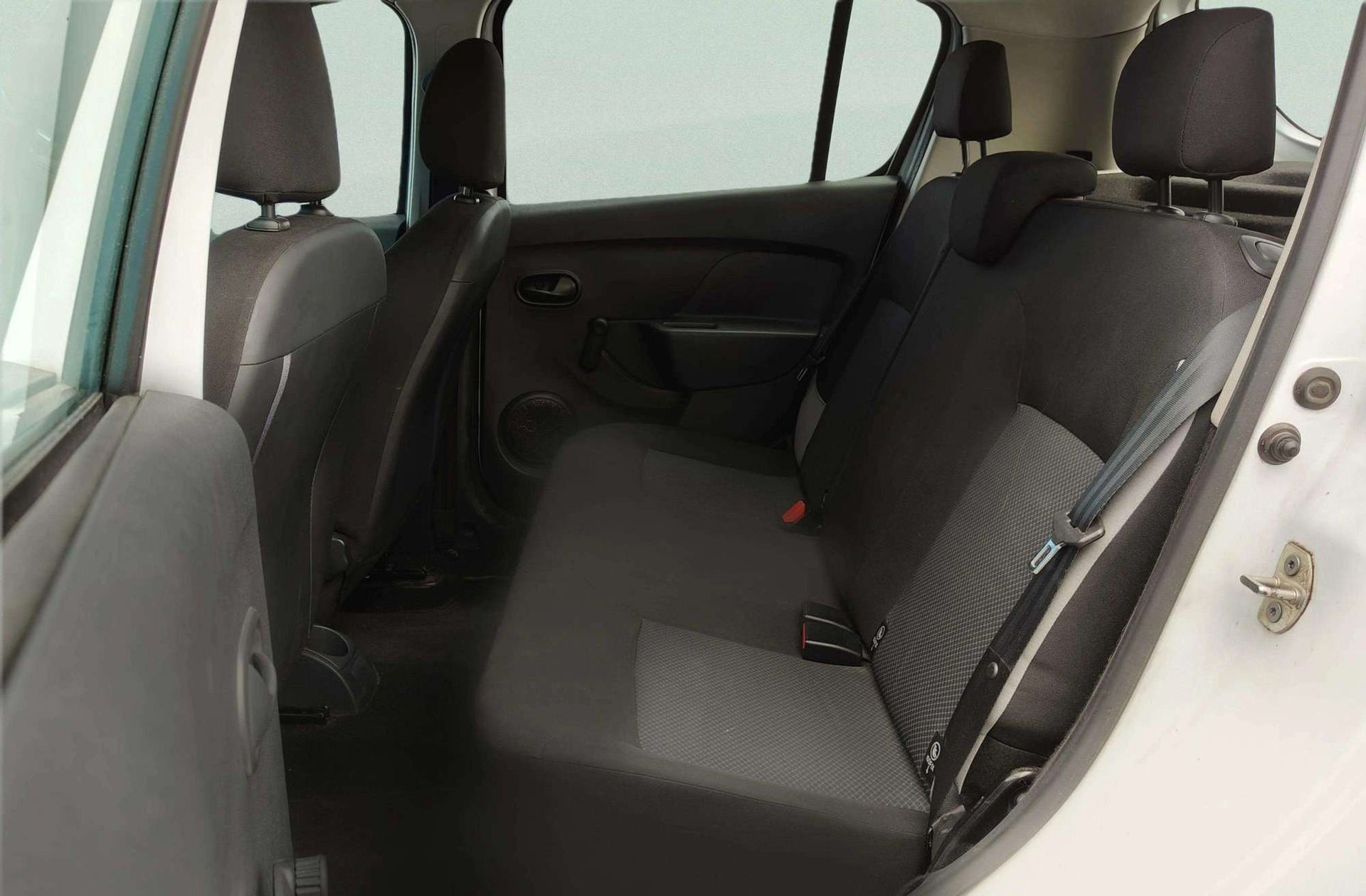 Dacia Sandero Ambiance dCi - foto 8