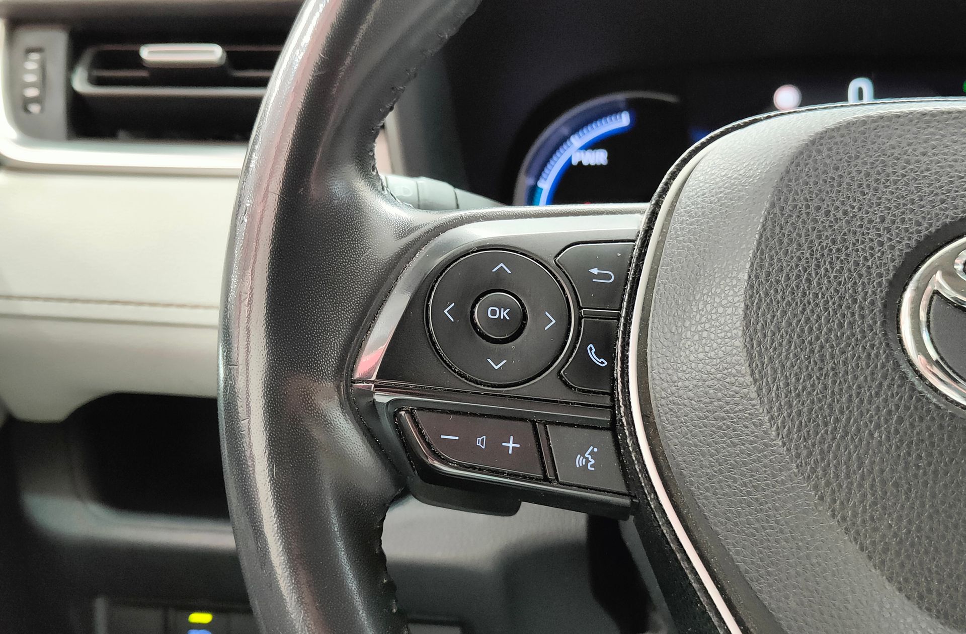 Toyota RAV4 2.5l Hybrid Luxury - foto 28