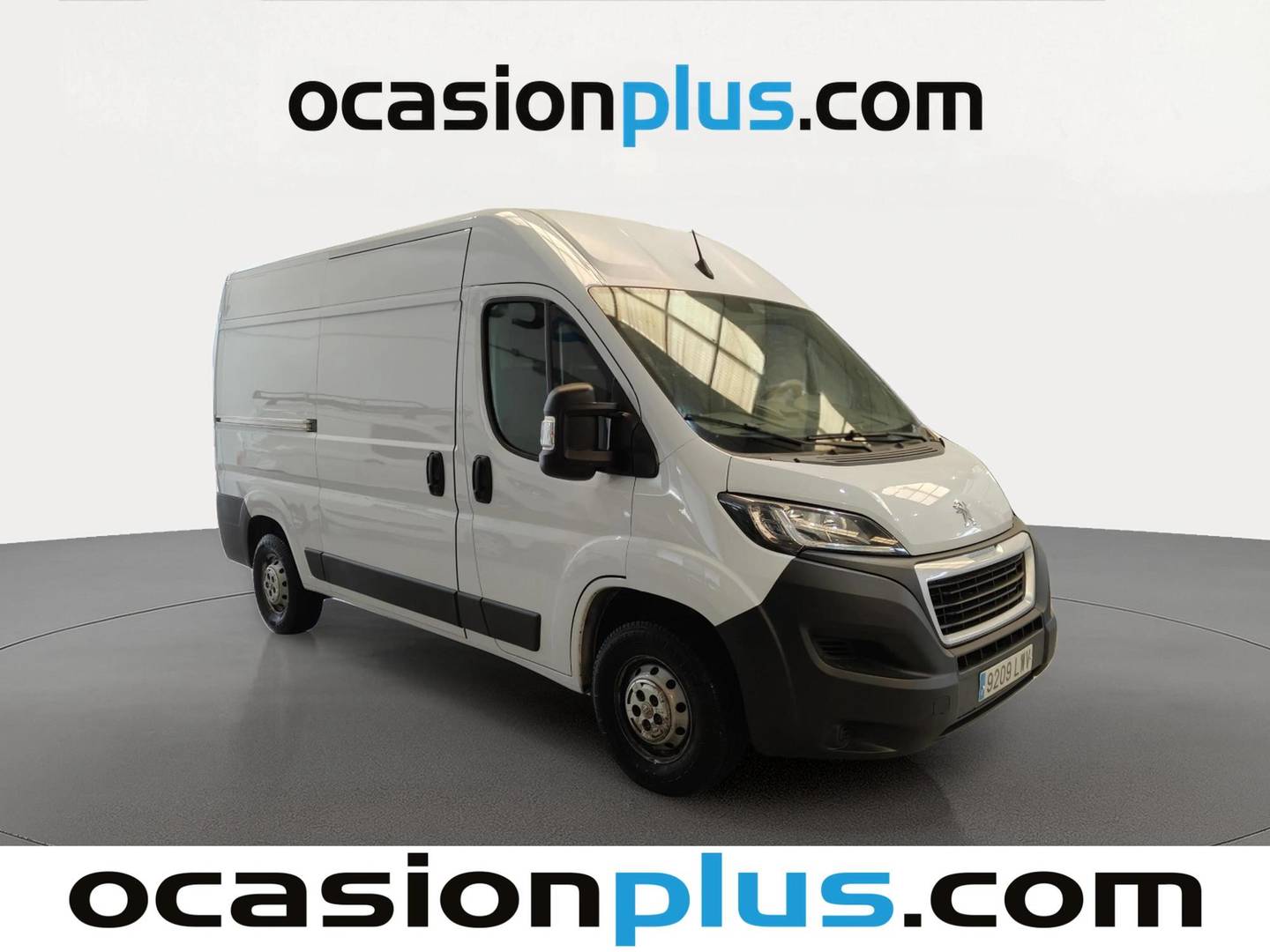 Foto delantera Peugeot Boxer Peugeot Boxer Furgon BlueHDi 140 S&S Pack 335 L2H2 (140 CV) derecha