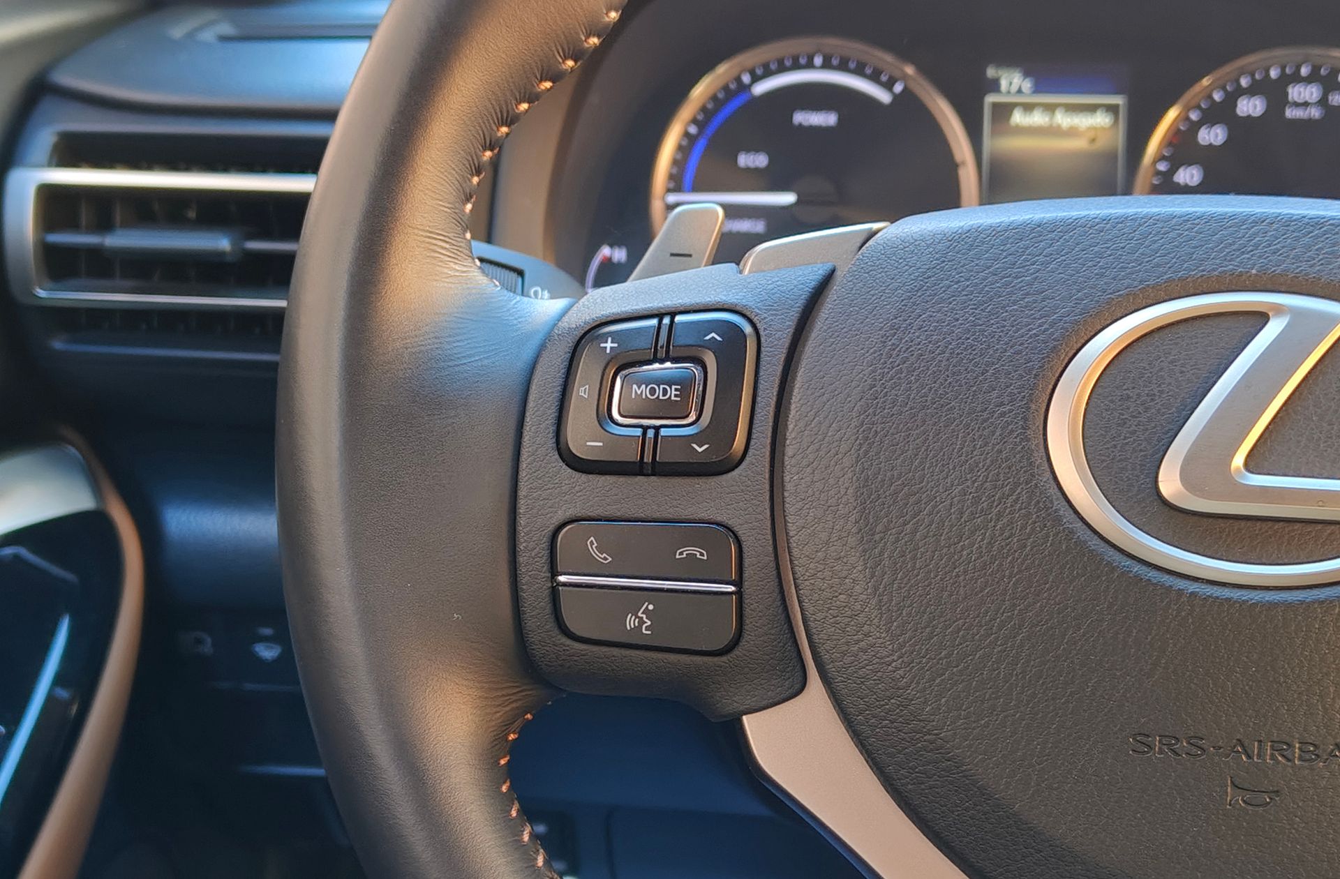 Lexus RC 300h Business Navigation - foto 29