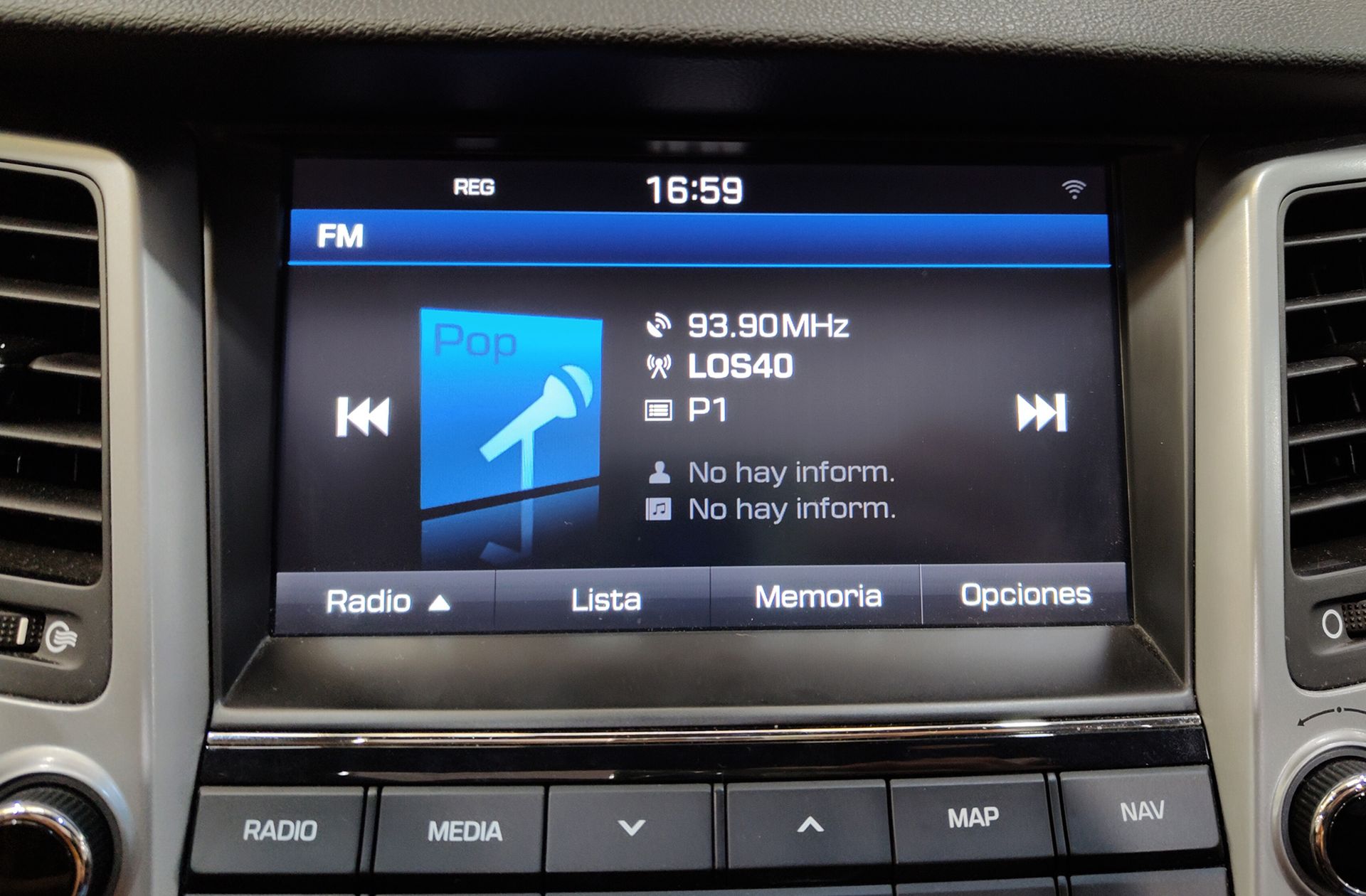 Hyundai Tucson 1.7 CRDi BlueDrive Link Sky 4x2 - foto 36