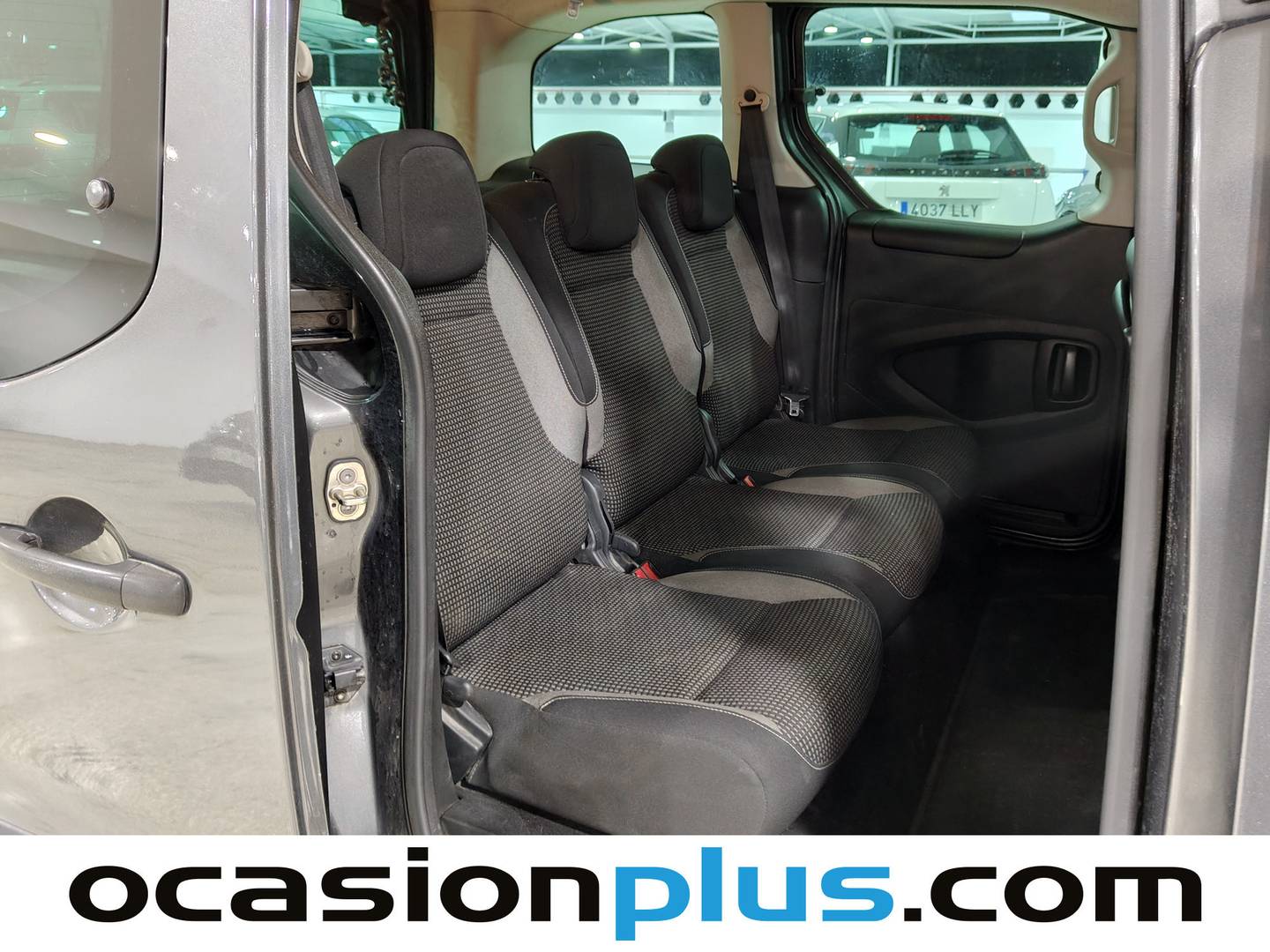 Foto Peugeot Partner Peugeot Partner Tepee BlueHDi 100 Outdoor (100 CV)