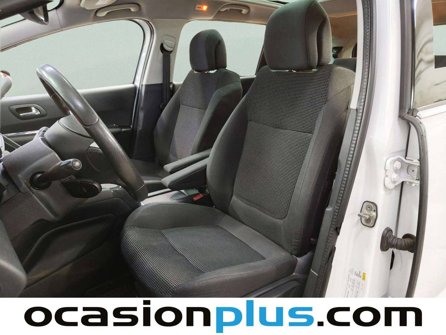 Foto asientos delanteros Peugeot 5008 Peugeot 5008 1.6 BlueHDi FAP Allure  (120 CV) 7 plazas