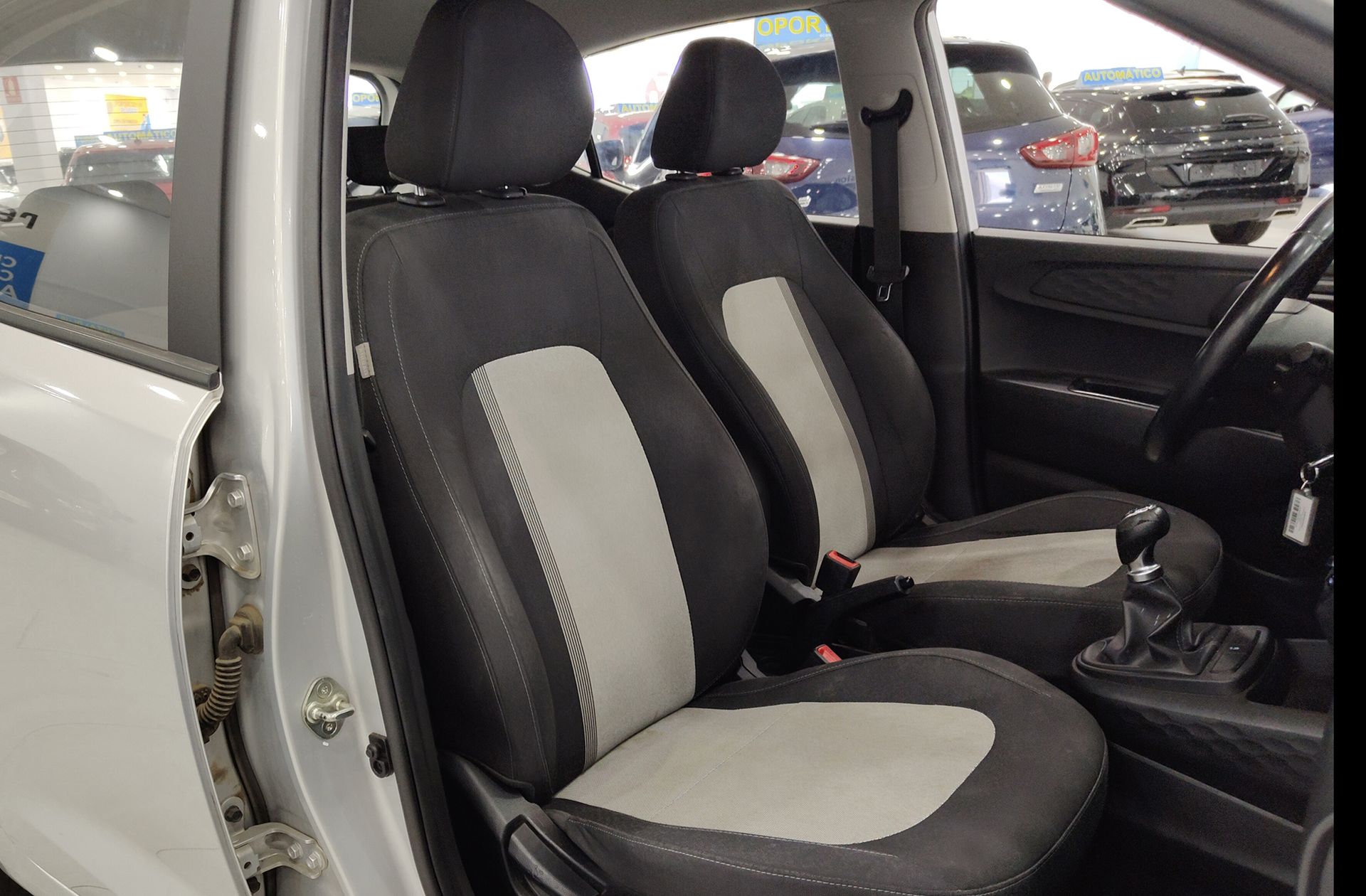 Hyundai i10 1.0 Essence - foto 14