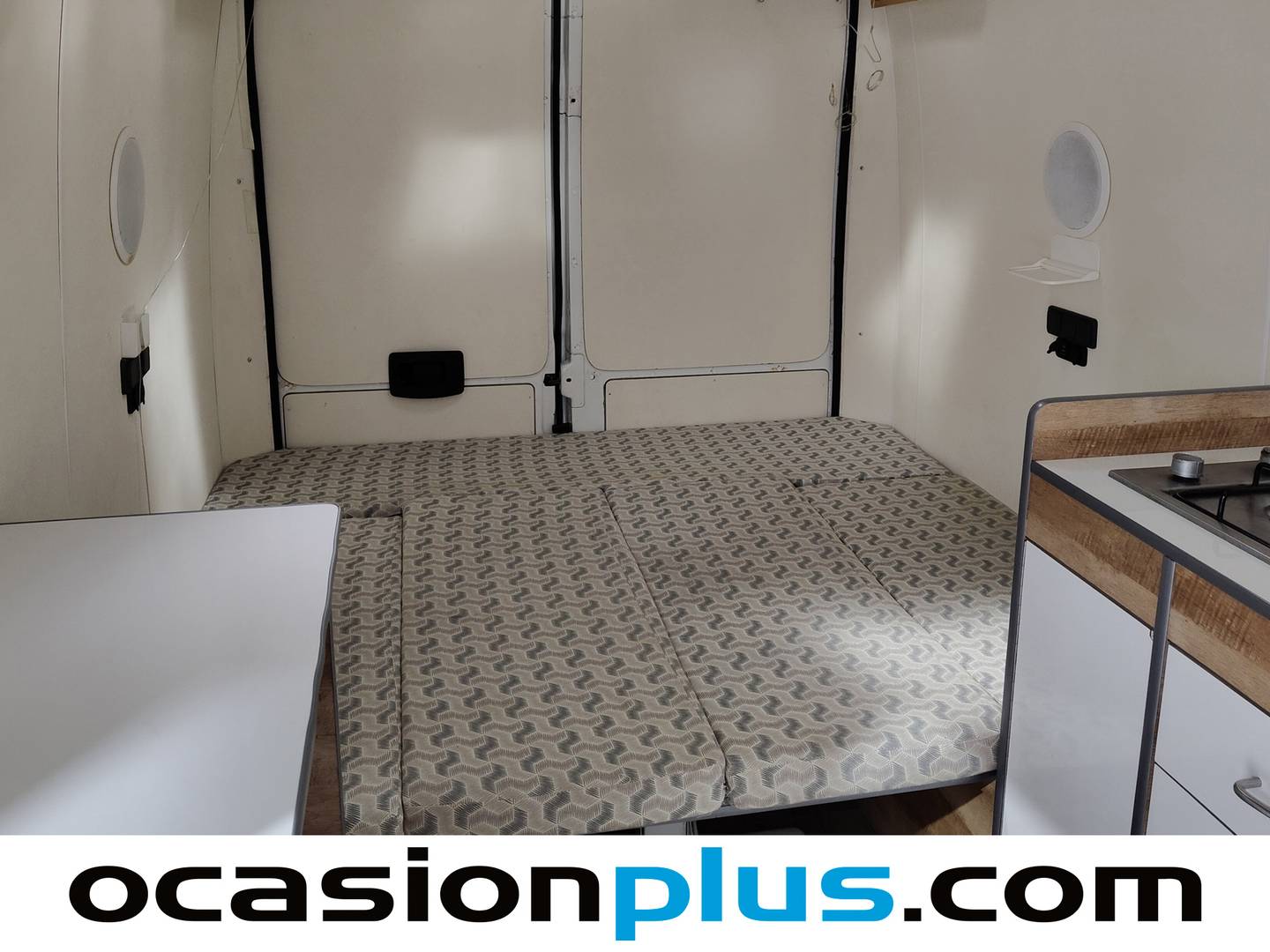 Extras y acabados del Citroën Jumper Citroën Jumper Furgon 2.2 HDI 35 L4H3 Heavy (130 CV)