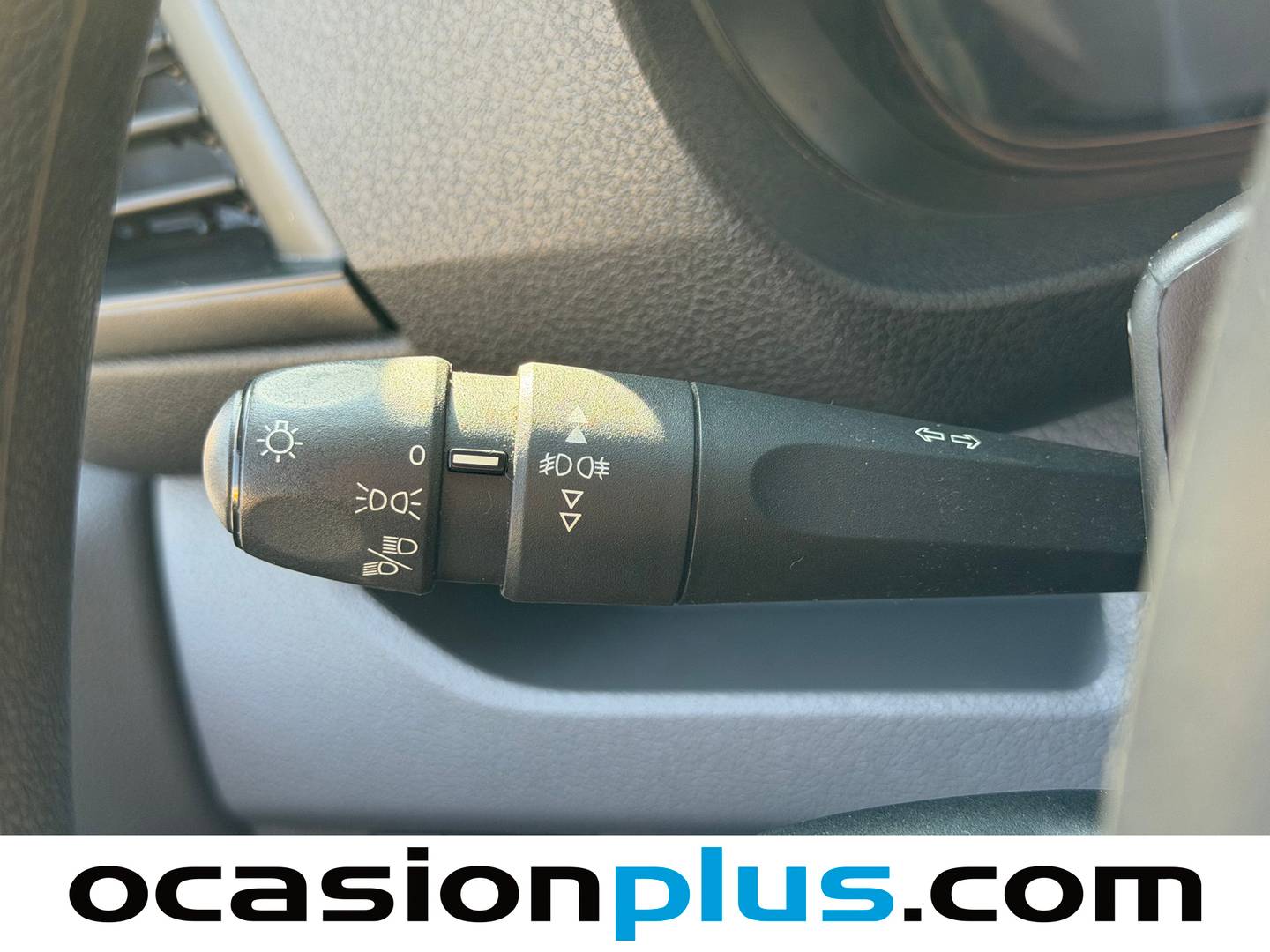 Extras y acabados del Peugeot Expert Peugeot Expert Furgon DC 2.0 BlueHDi 120 Pro Standard (122 CV)