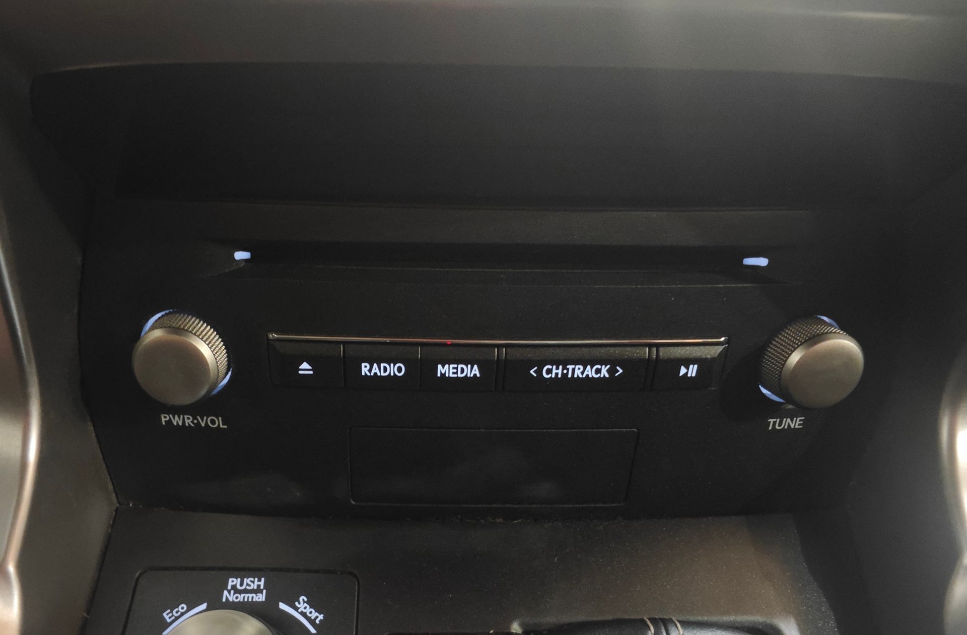 Lexus NX 300h Business 2WD - foto 33