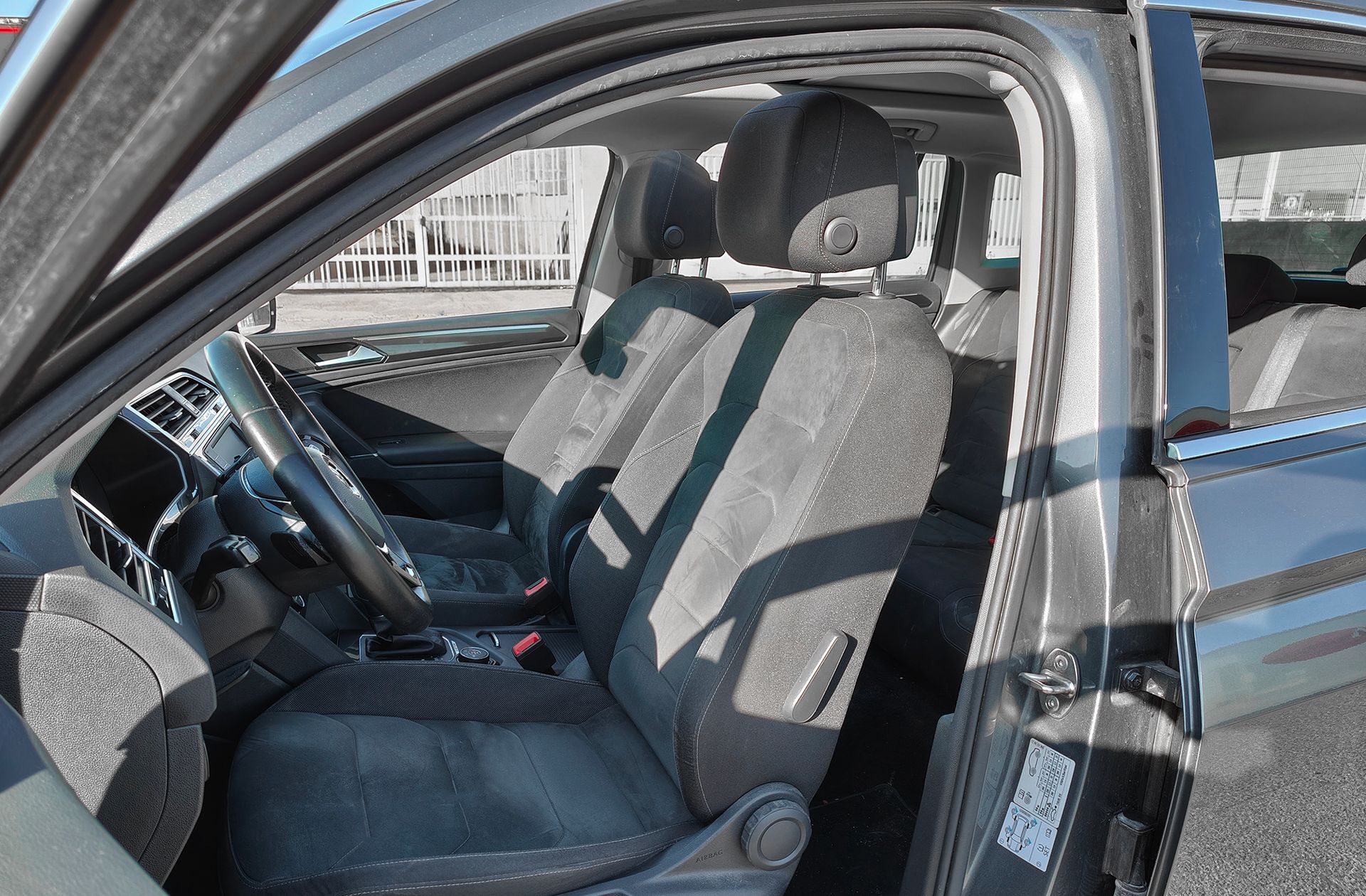 Volkswagen Tiguan Sport 2.0 TSI 4Motion DSG Pack R Line - foto 12