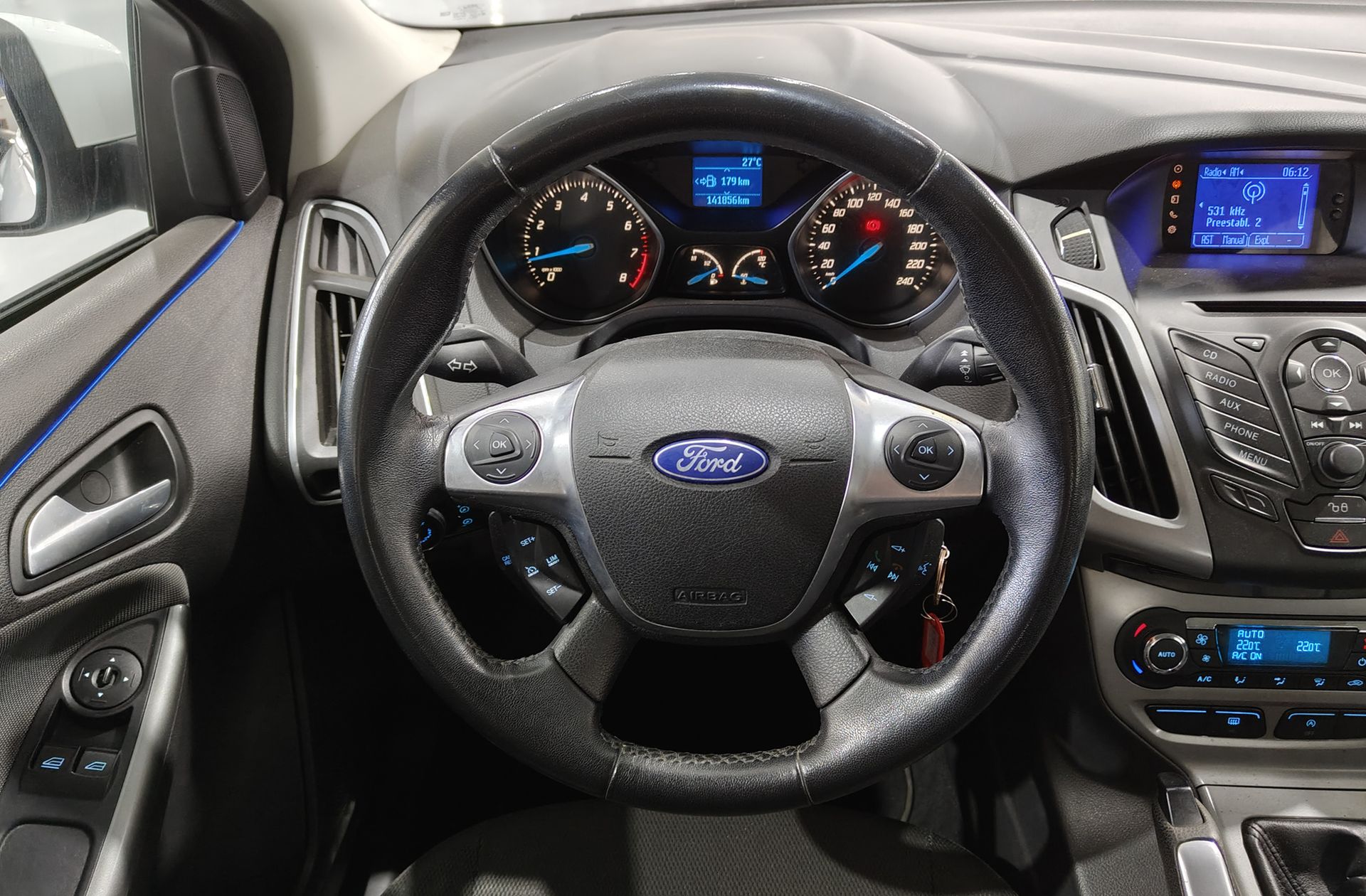 Ford Focus 1.0 EcoBoost Trend - foto 17
