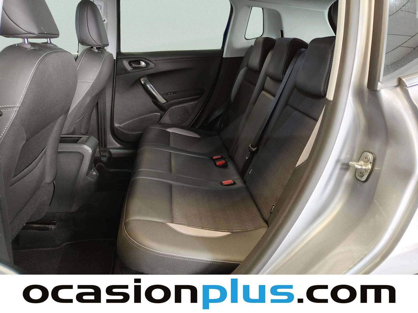 Foto asientos traseros Peugeot 2008 Peugeot 2008 PureTech 110 S&S Allure (110 CV)