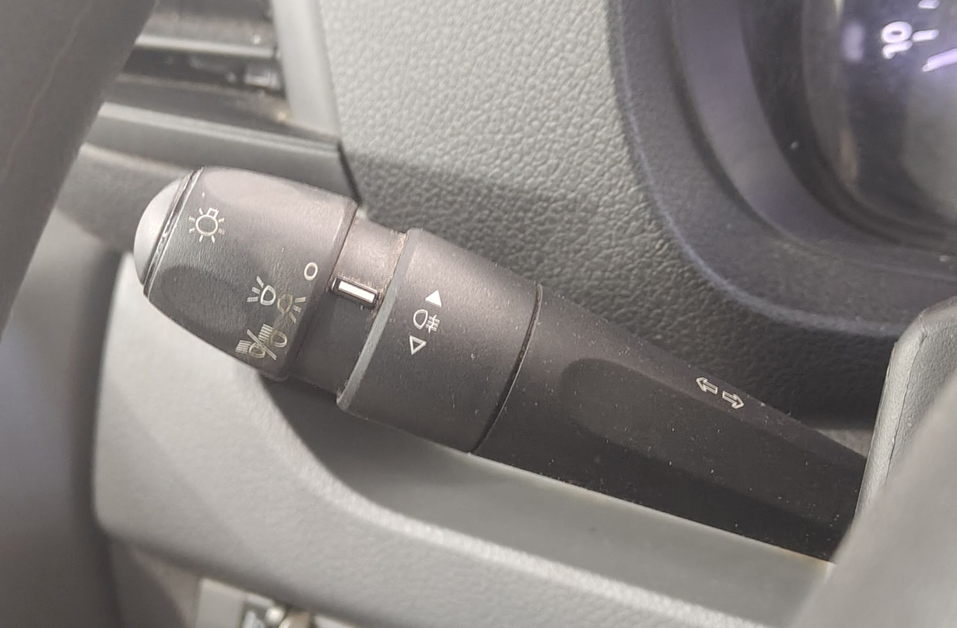 Peugeot Expert Furgon BlueHDi 120 Pro Standard - foto 22
