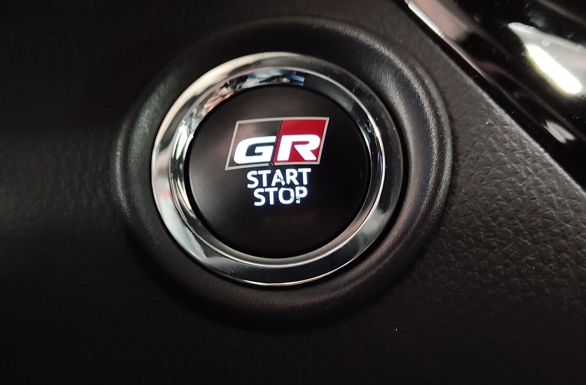 Toyota C-HR 180H GR Sport Black Edition - foto 35